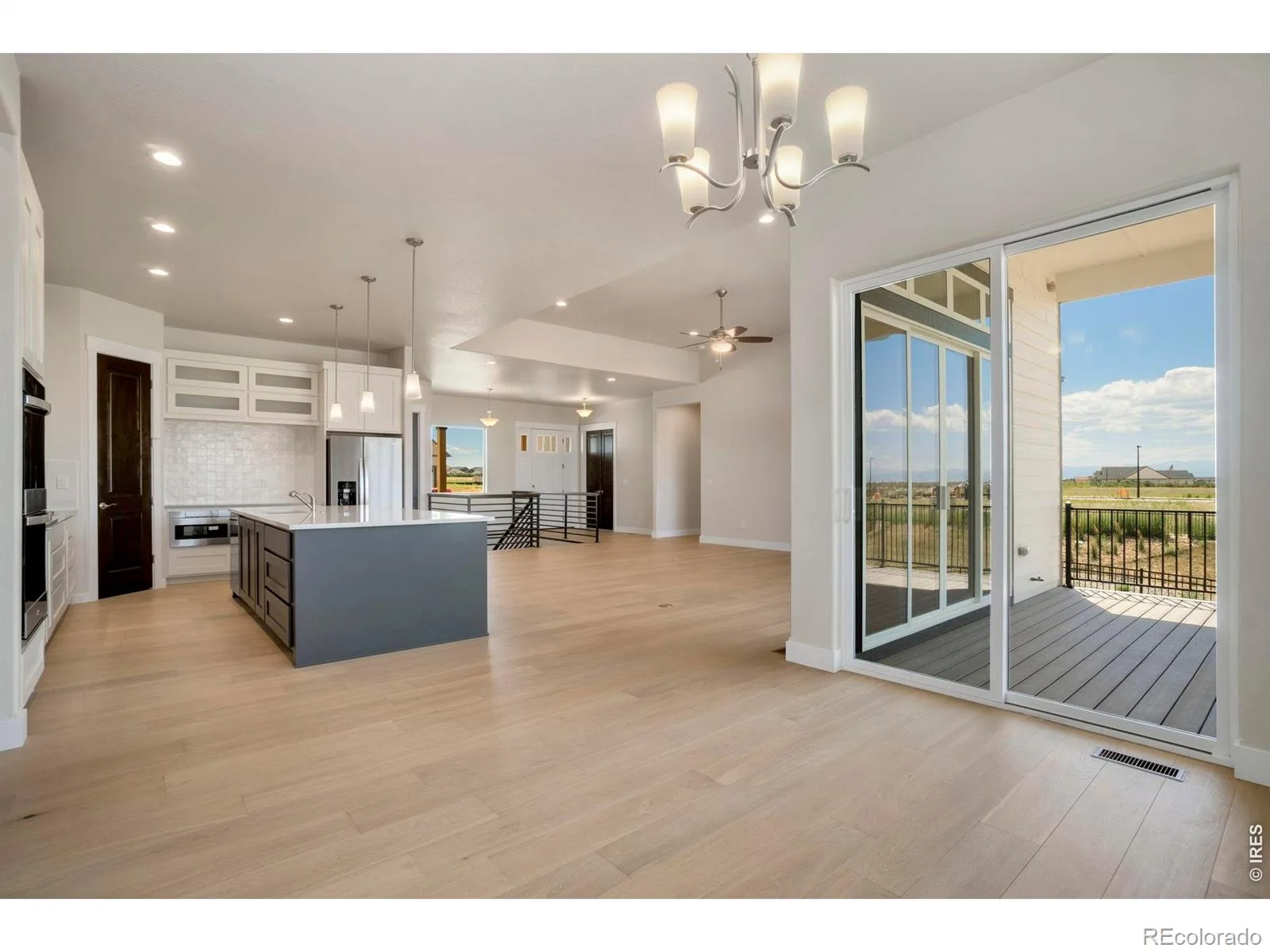 24113 E 36th Place Aurora CO 80019 | MLS #REC4590156 08192026001510 1600 22