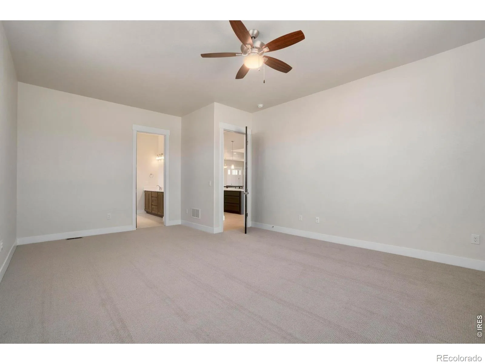 24113 E 36th Place Aurora CO 80019 | MLS #REC4590156 08192026001510 1600 27