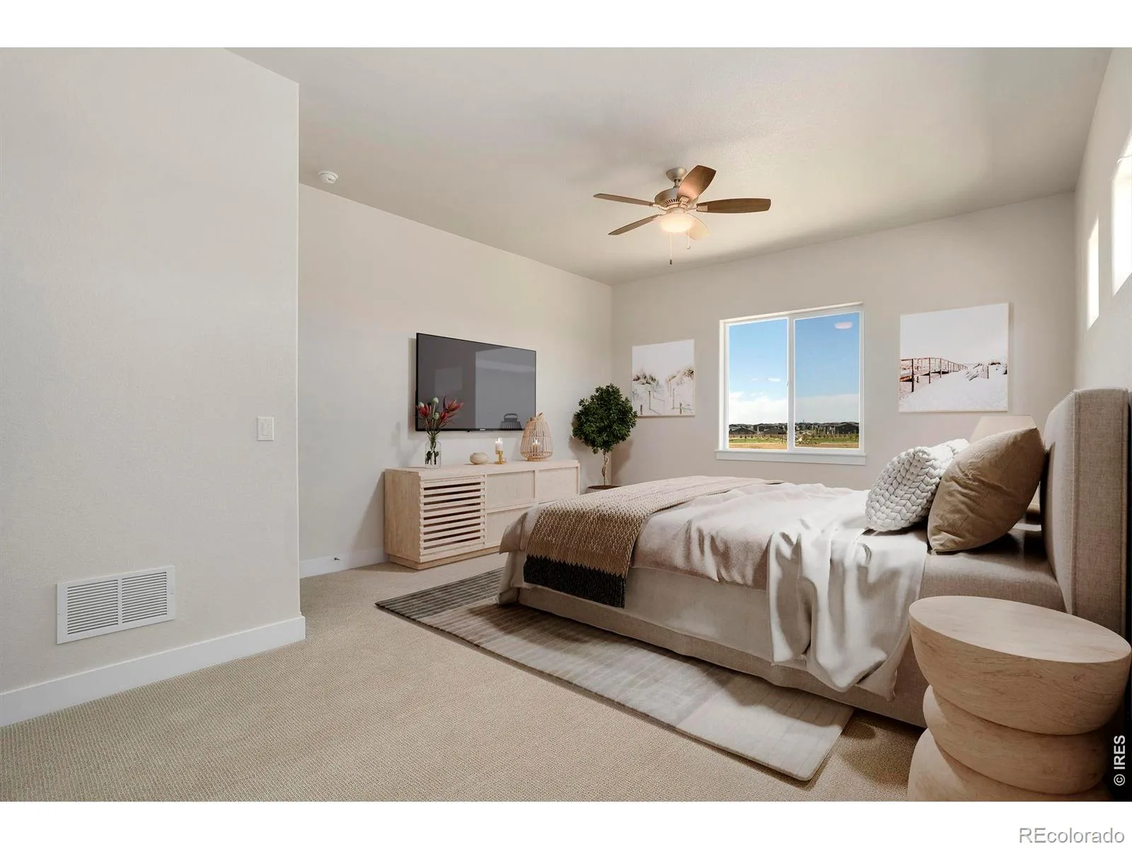 24113 E 36th Place Aurora CO 80019 | MLS #REC4590156 08192026001510 1600 33