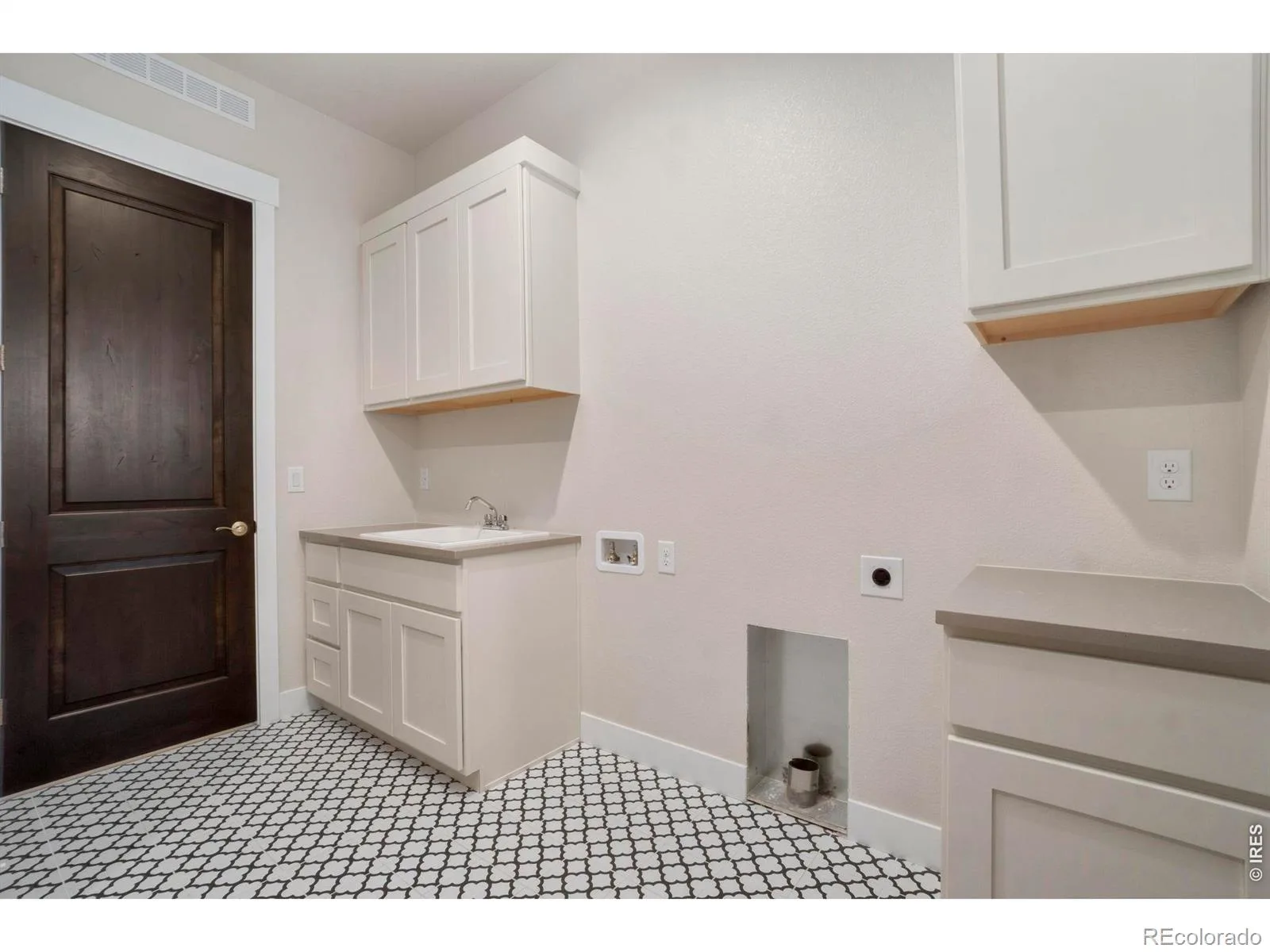 24113 E 36th Place Aurora CO 80019 | MLS #REC4590156 08192026001510 1600 37
