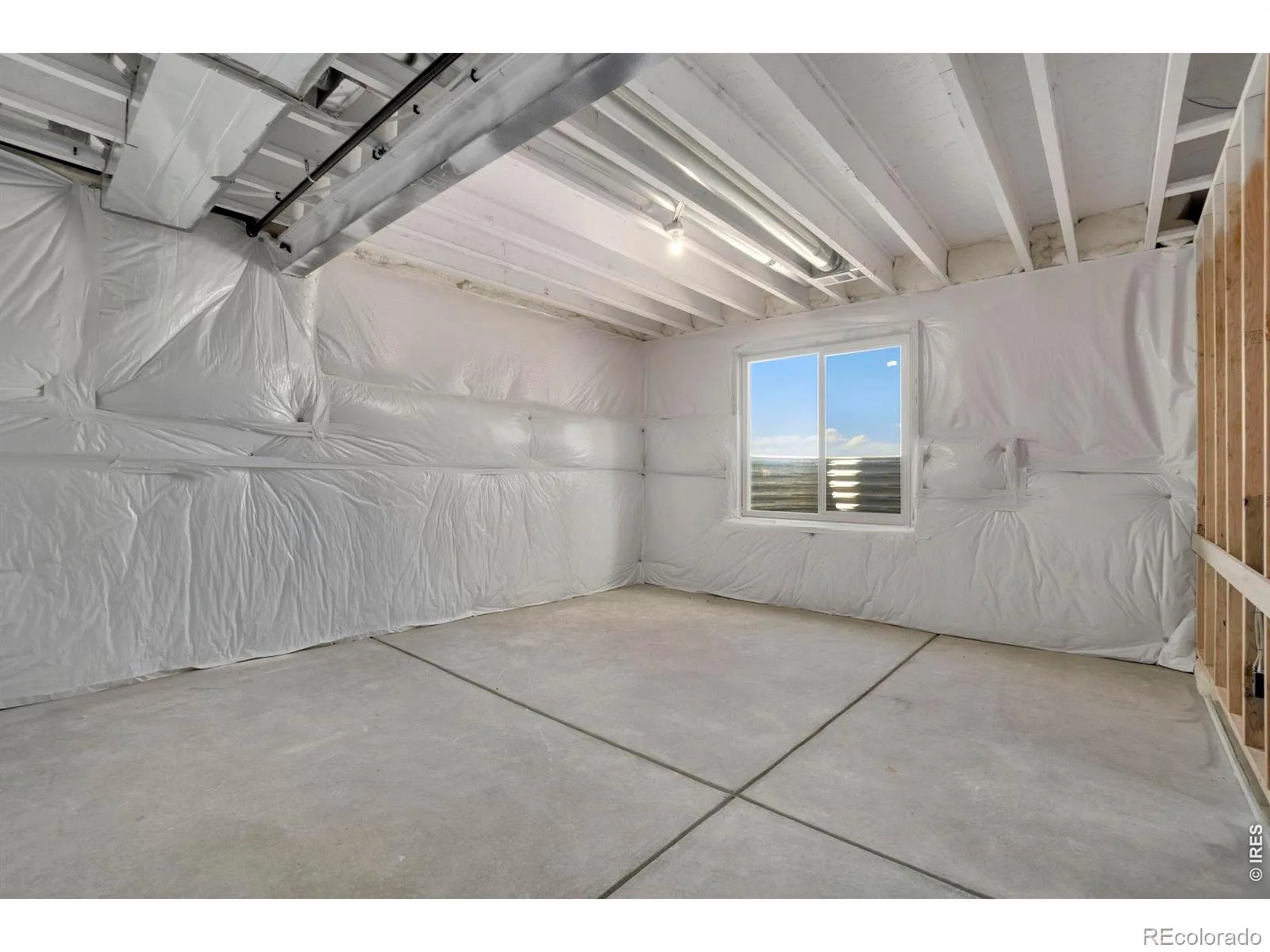 24113 E 36th Place Aurora CO 80019 | MLS #REC4590156 08192026001510 1600 44