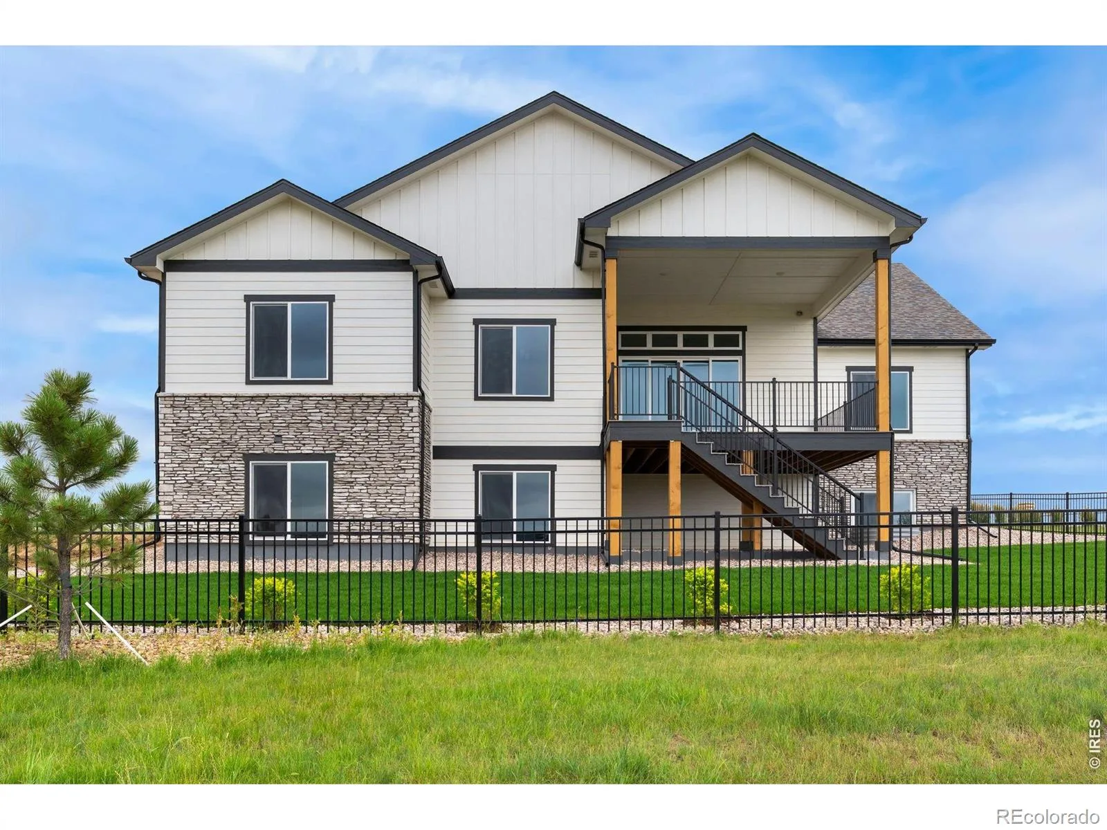 24113 E 36th Place Aurora CO 80019 | MLS #REC4590156 08192026001510 1600 48