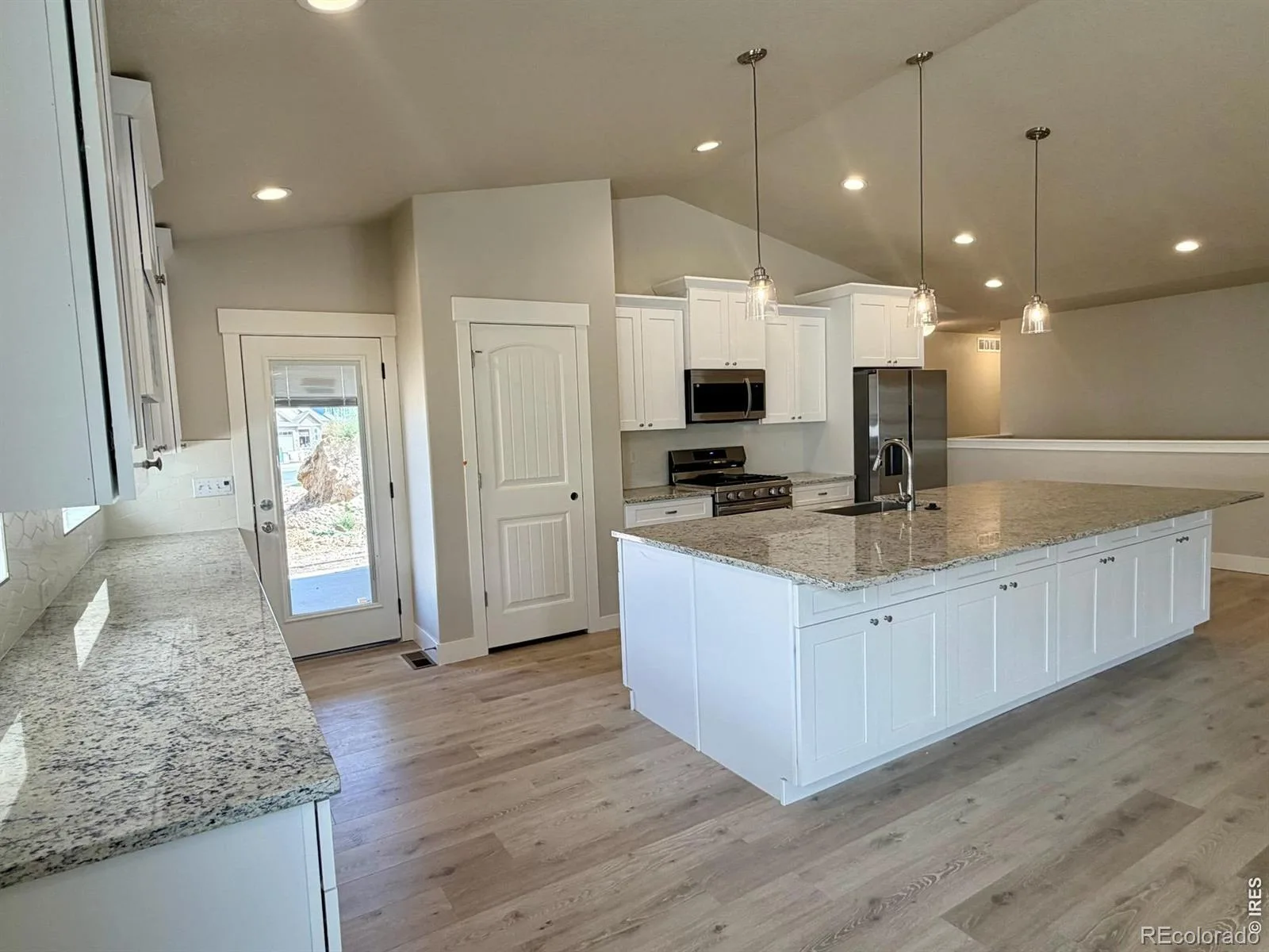 9048 Harlequin Circle Frederick CO 80504 | MLS #RECIR1043569 08272026205223 1600 2