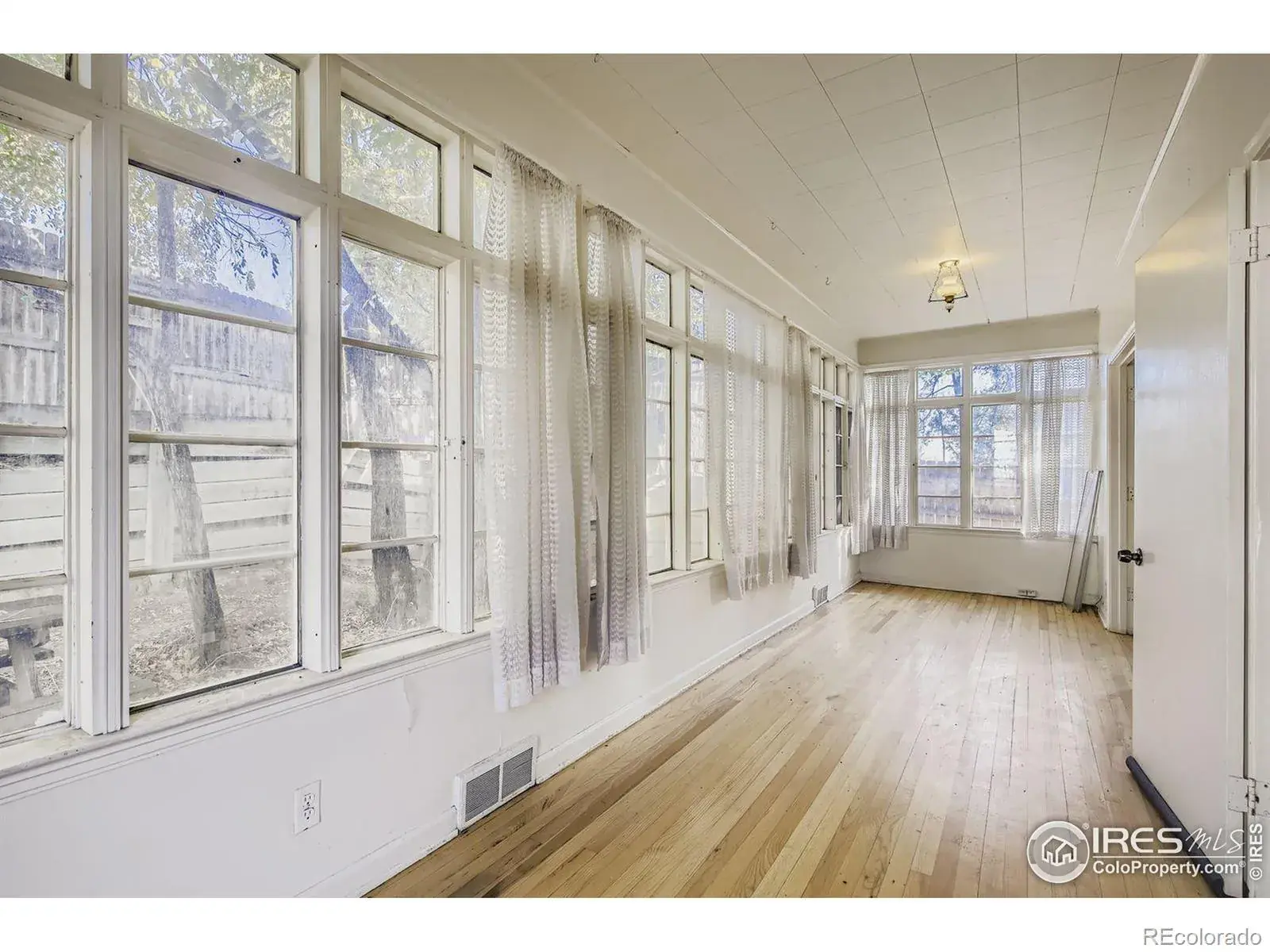 10092025200925 1600 12