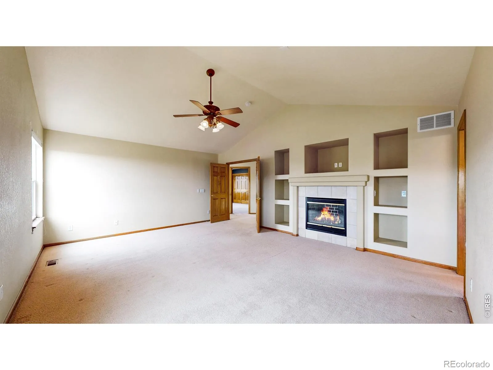 5904 S Ukraine Street Aurora CO 80015 MLS #RECIR1047155 04182026002240 1600 15