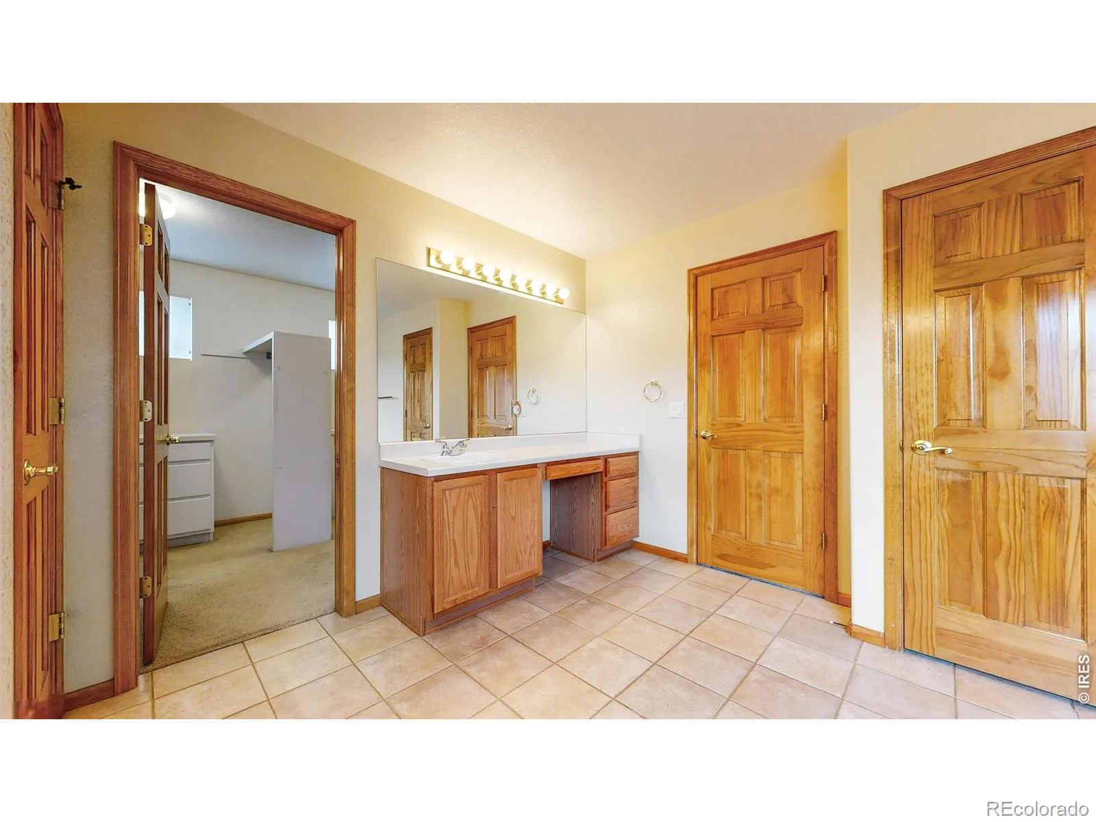5904 S Ukraine Street Aurora CO 80015 MLS #RECIR1047155 04182026002240 1600 18