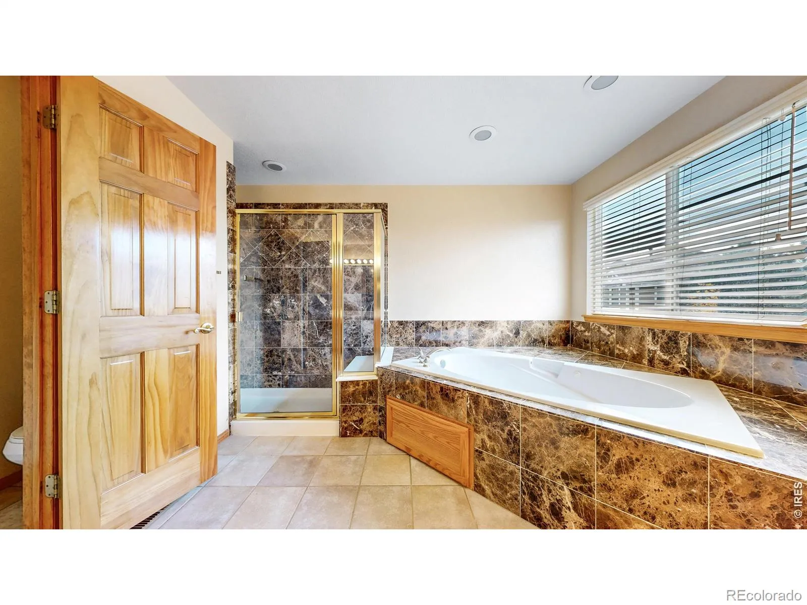 5904 S Ukraine Street Aurora CO 80015 MLS #RECIR1047155 04182026002240 1600 20