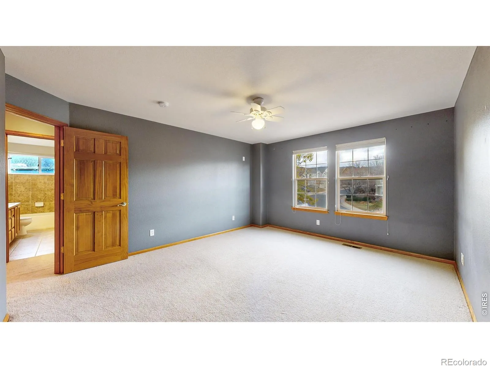 5904 S Ukraine Street Aurora CO 80015 MLS #RECIR1047155 04182026002240 1600 21