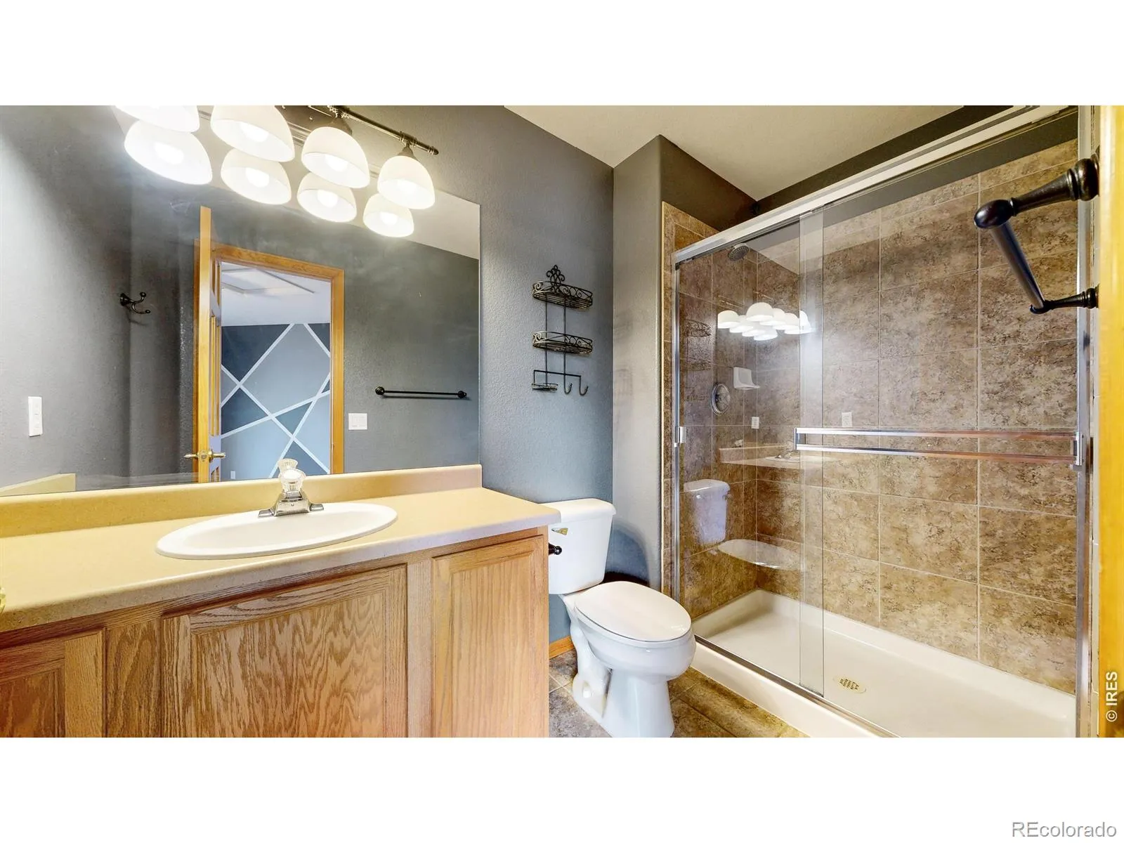 5904 S Ukraine Street Aurora CO 80015 MLS #RECIR1047155 04182026002240 1600 23