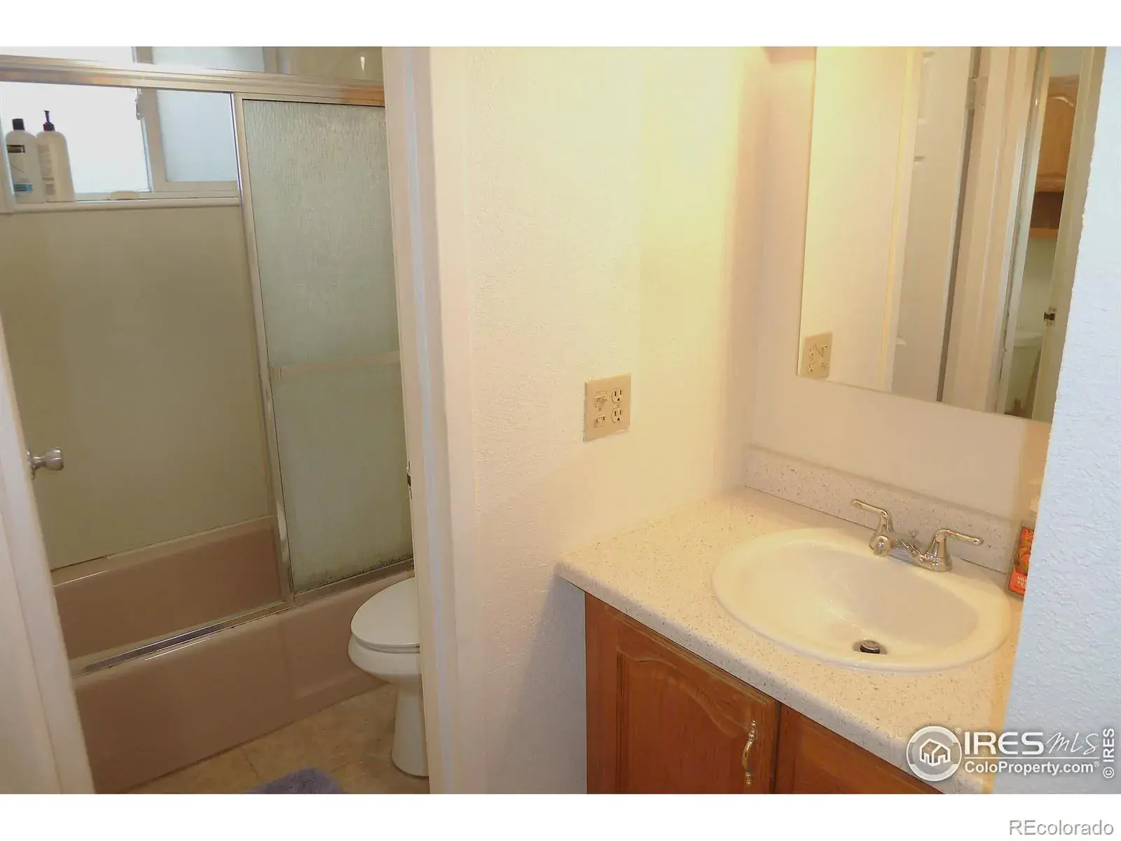 590 N Logan Street #110 Denver CO 80203 MLS #RECIR1047721 12102025014021 1600 10