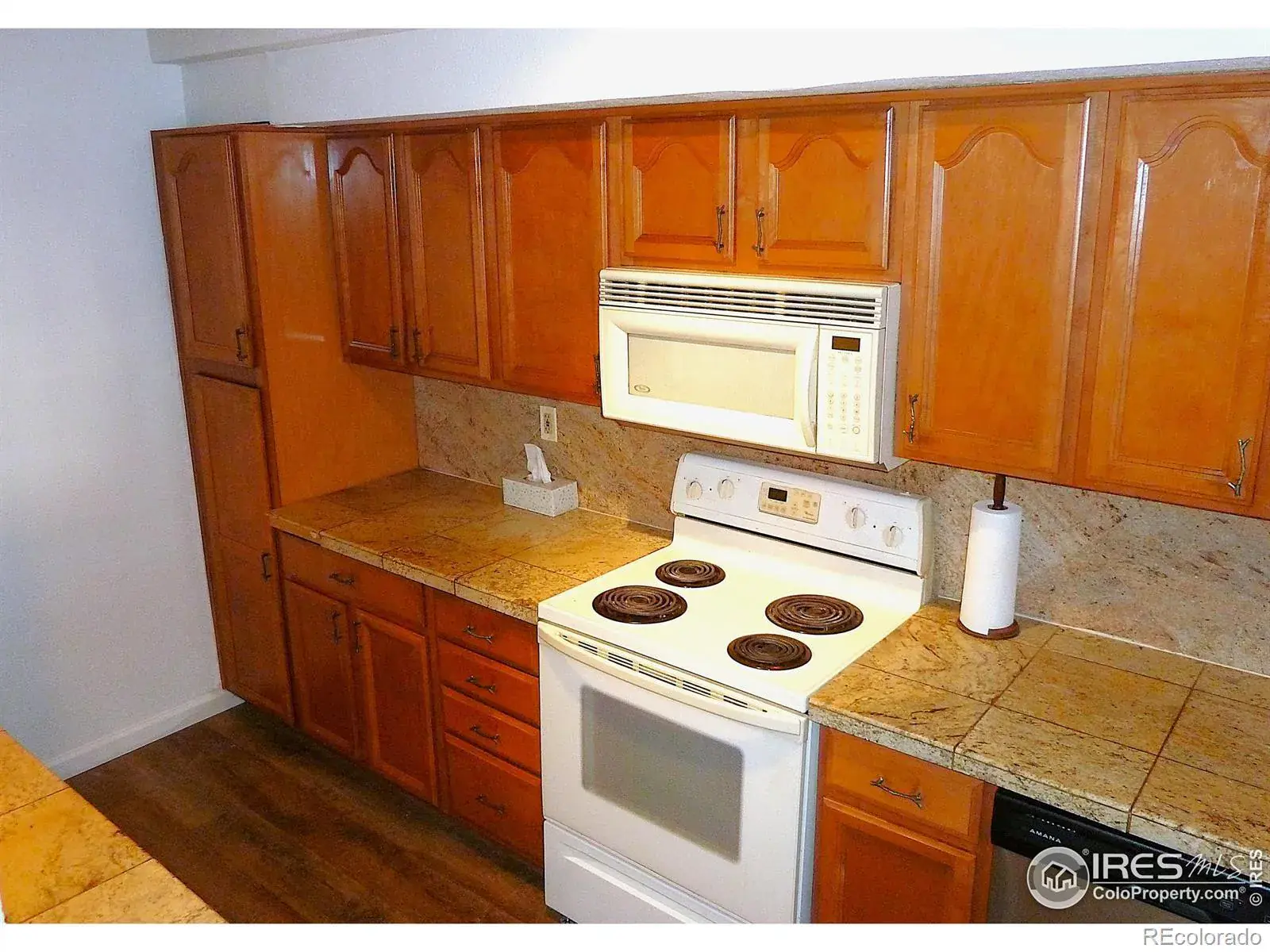 590 N Logan Street #110 Denver CO 80203 MLS #RECIR1047721 12102025014021 1600 2