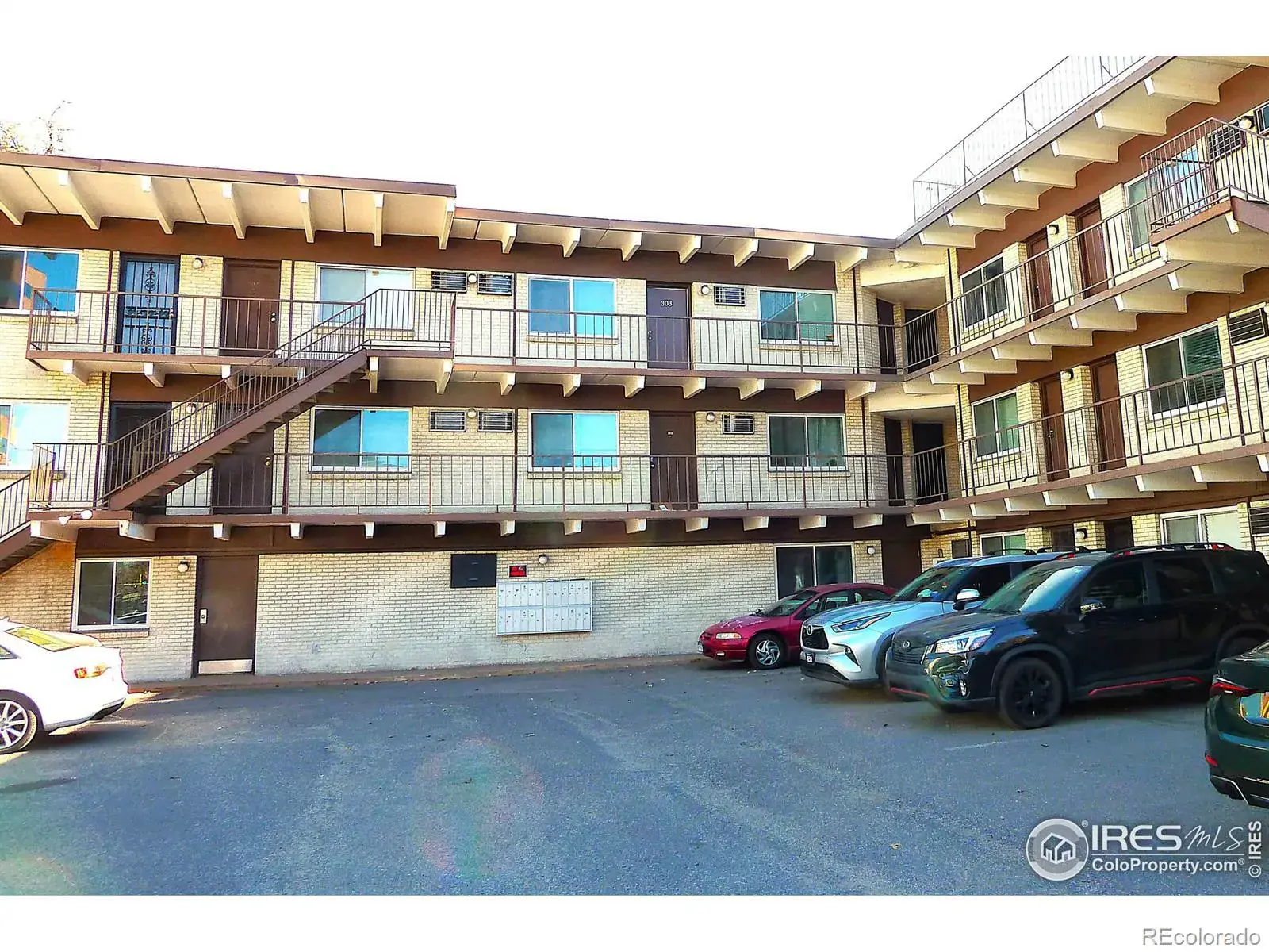 590 N Logan Street #110 Denver CO 80203 MLS #RECIR1047721 12102025014021 1600 21