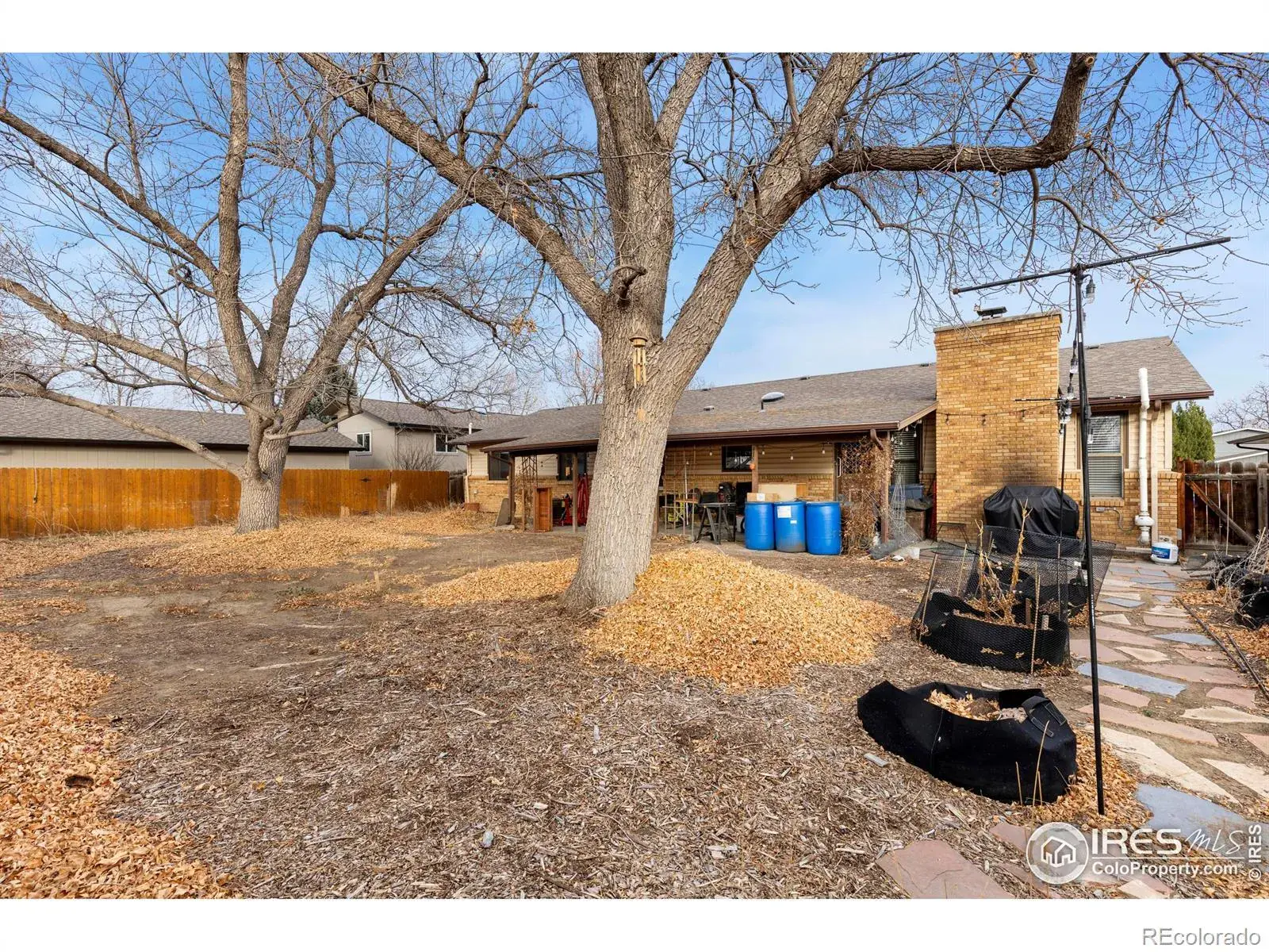 12022025183456 1600 24