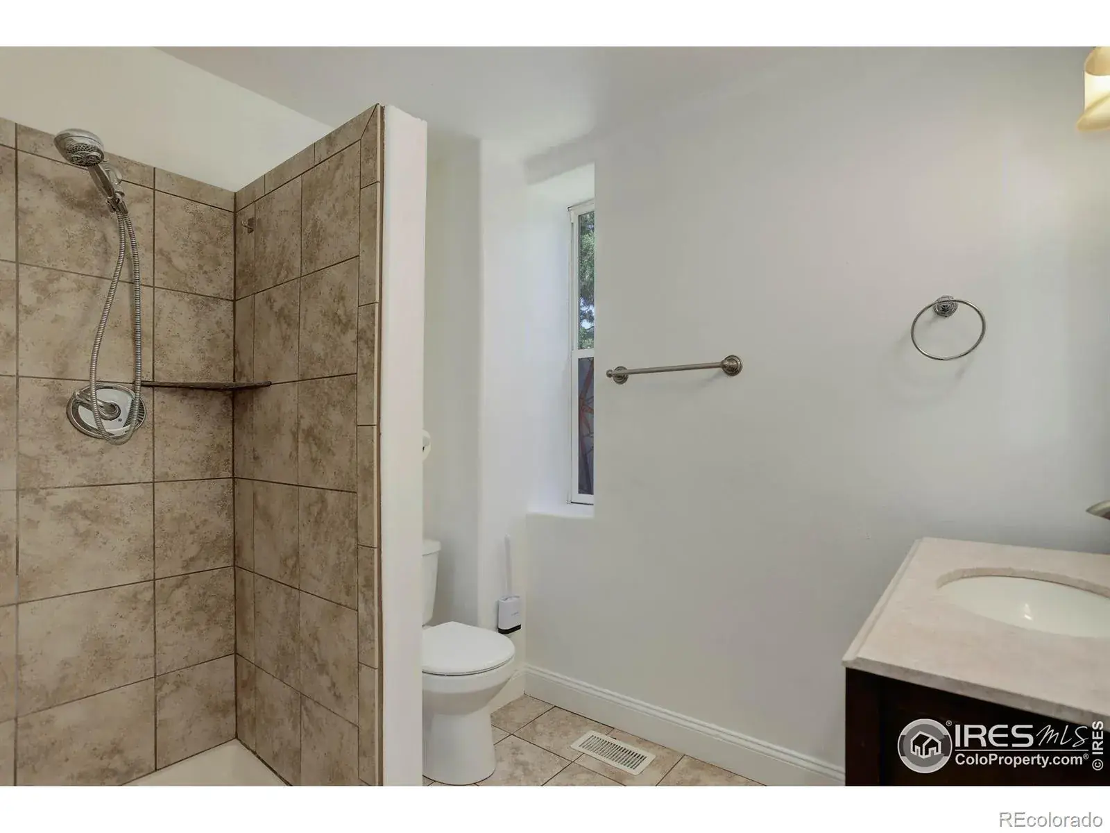 12312025010111 1600 18