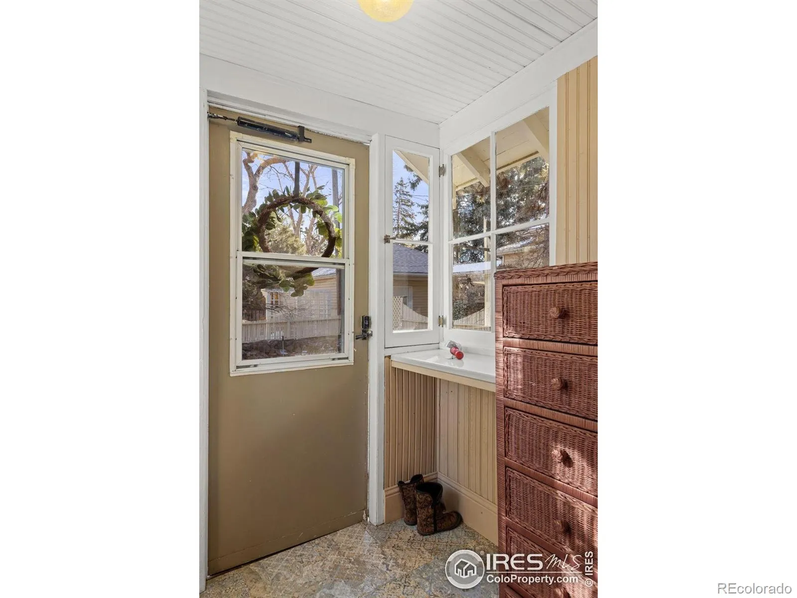 04082026004737 1600 38