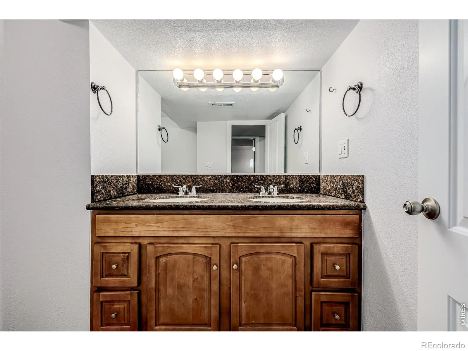 2675 Pontiac Street Denver CO 80207 MLS #RECIR1050562 04272026220828 1600 22