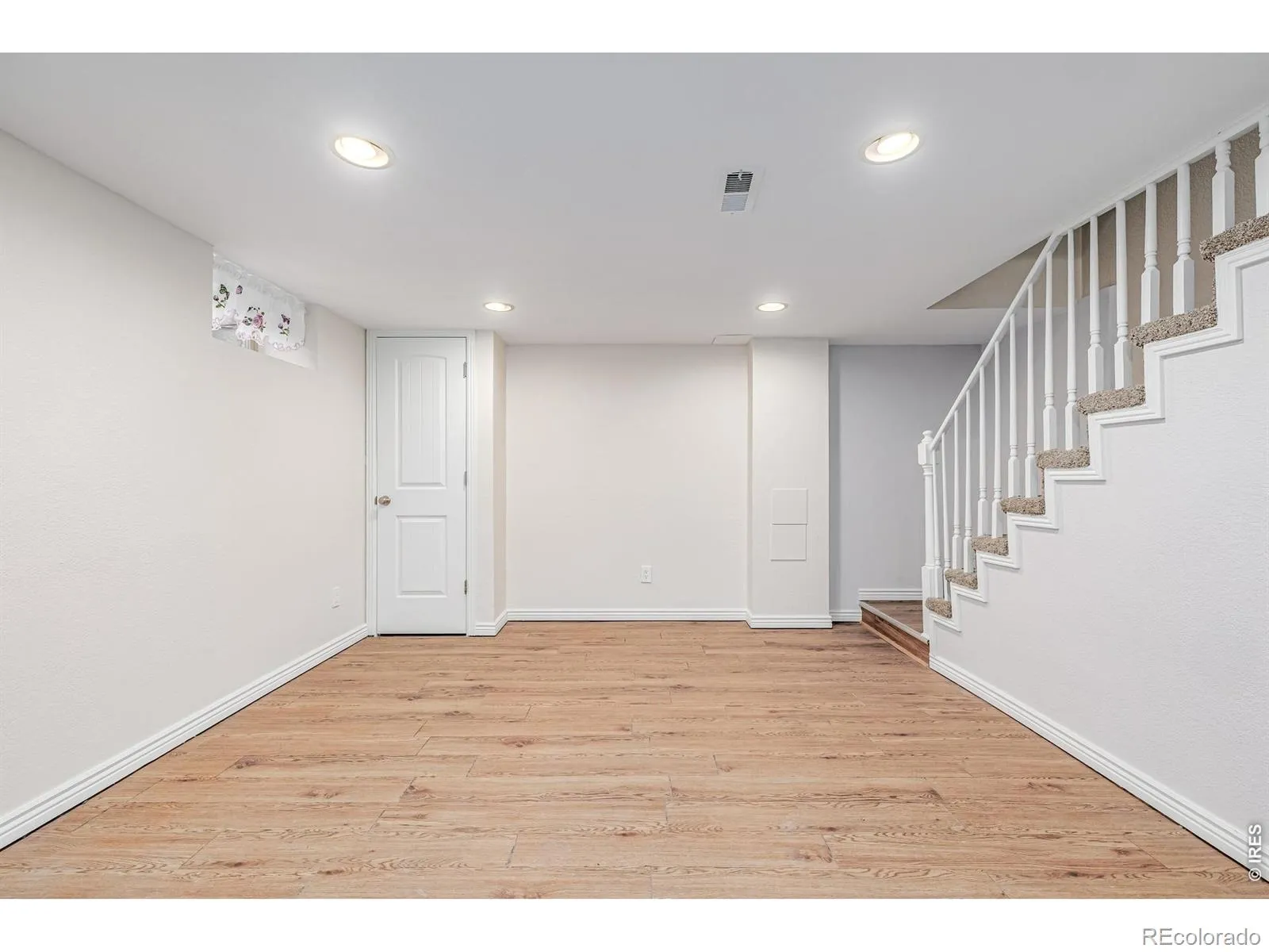 2675 Pontiac Street Denver CO 80207 MLS #RECIR1050562 04272026220828 1600 31