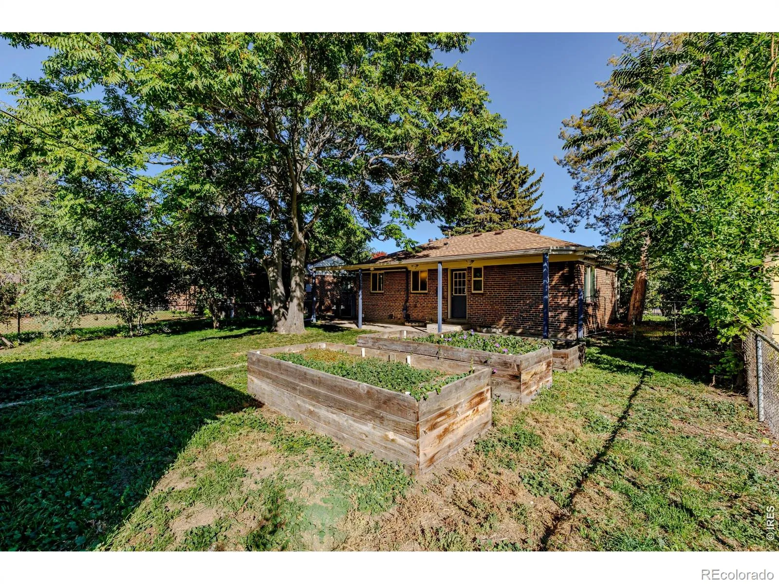 2675 Pontiac Street Denver CO 80207 MLS #RECIR1050562 04272026220828 1600 43