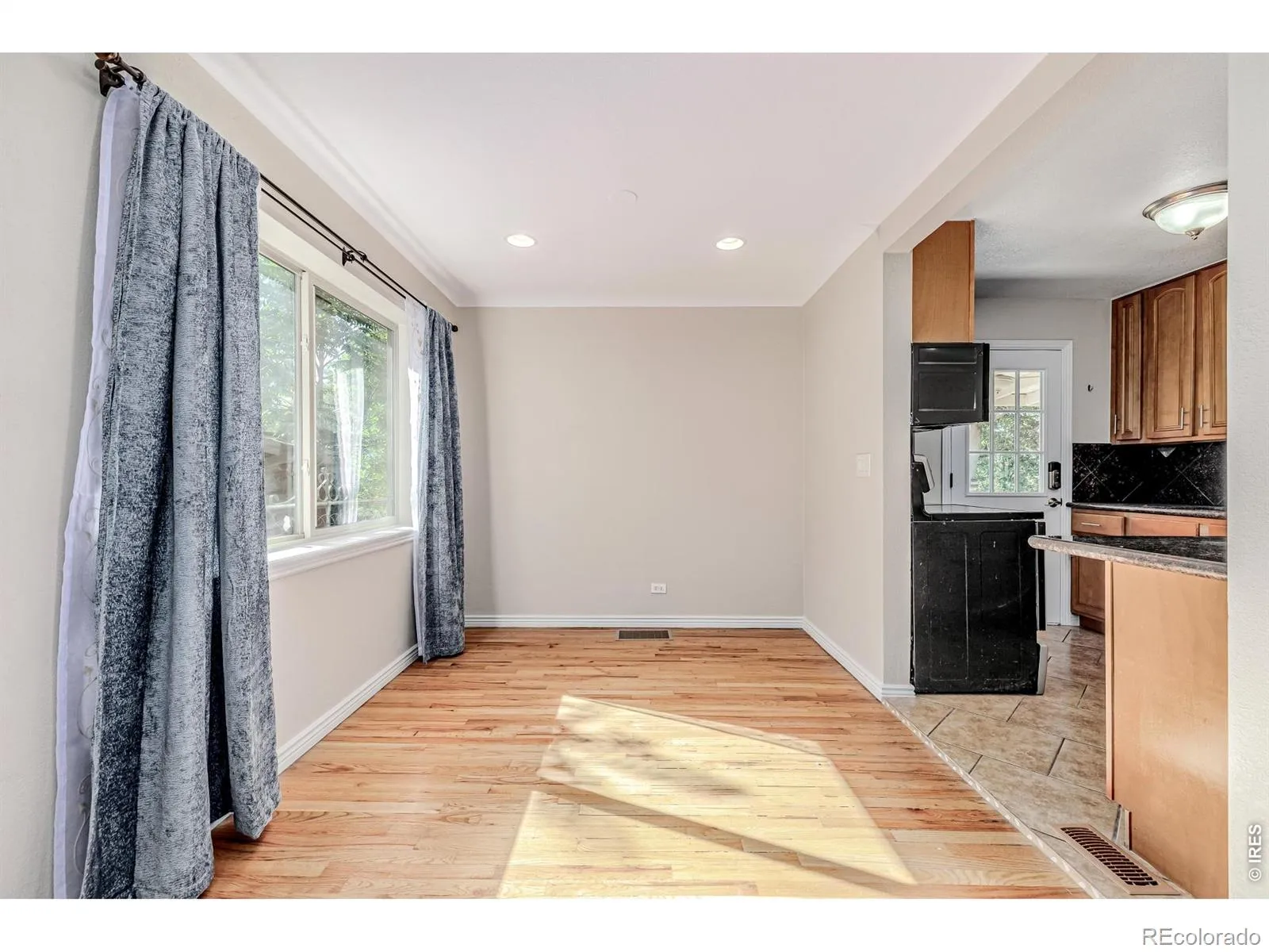 2675 Pontiac Street Denver CO 80207 MLS #RECIR1050562 04272026220828 1600 6