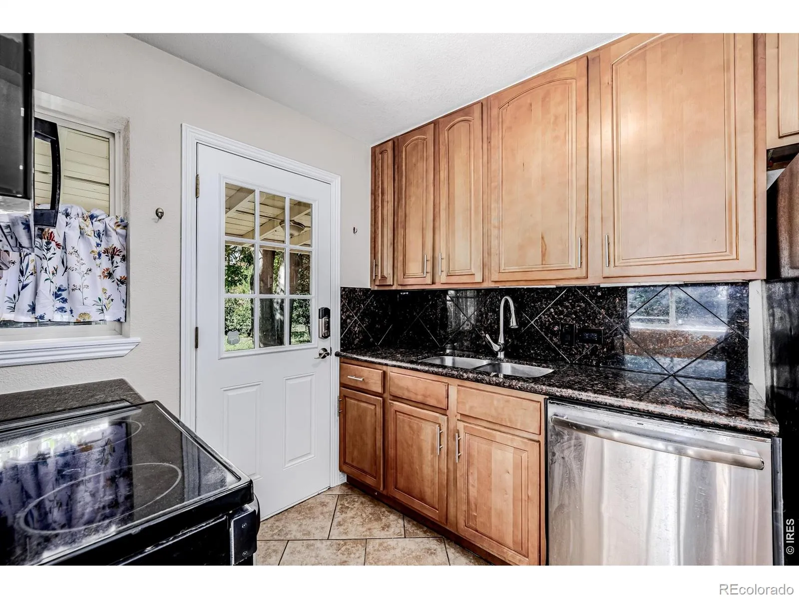 2675 Pontiac Street Denver CO 80207 MLS #RECIR1050562 04272026220828 1600 9