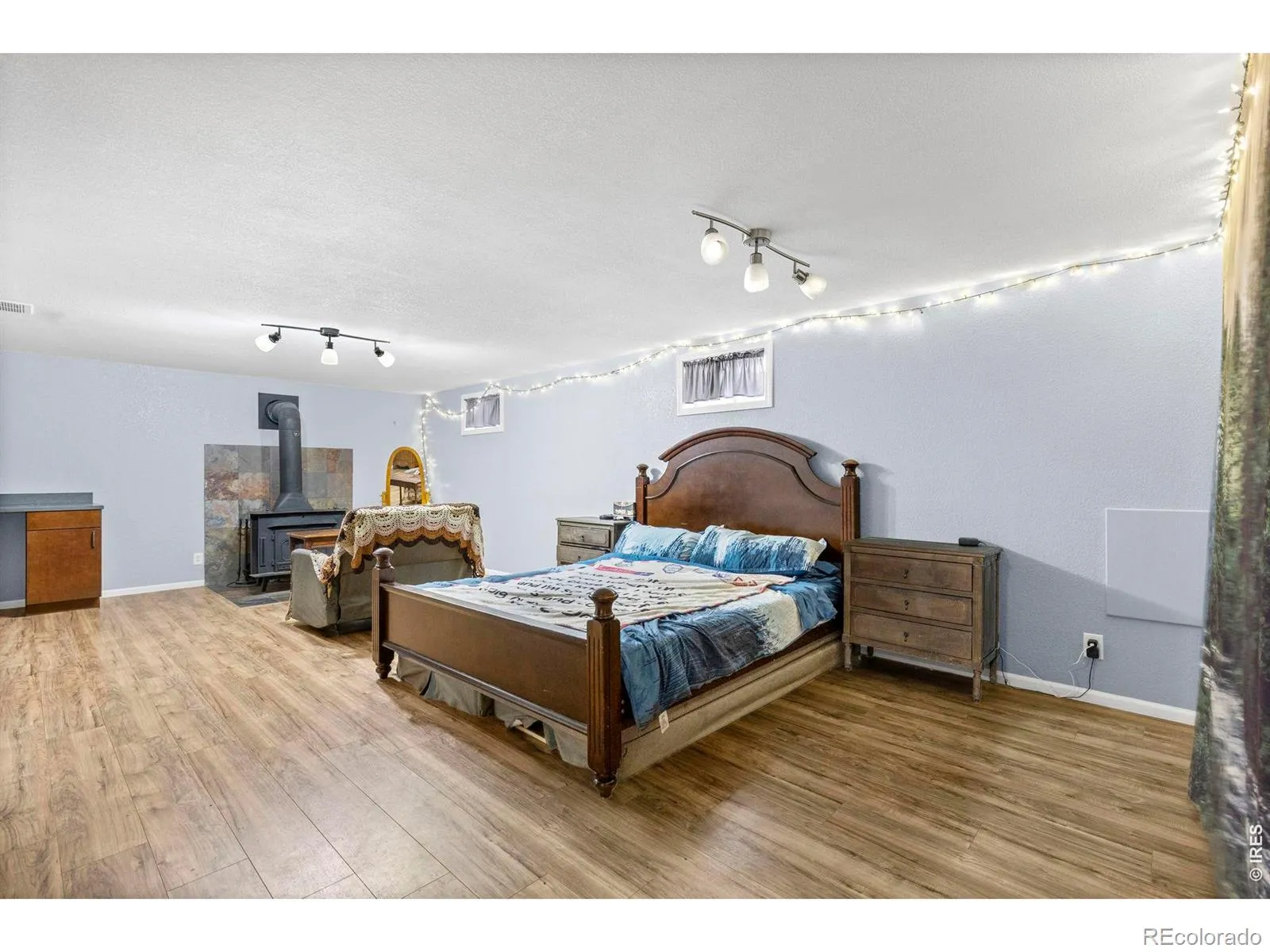 04122026182126 1600 21