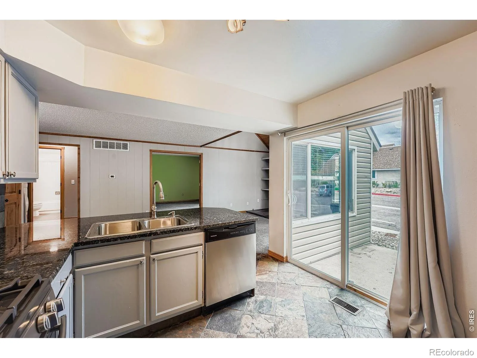 2469 S Xanadu Way #A Aurora CO 80014 | MLS #RECIR1050804 06182026160124 1600 4