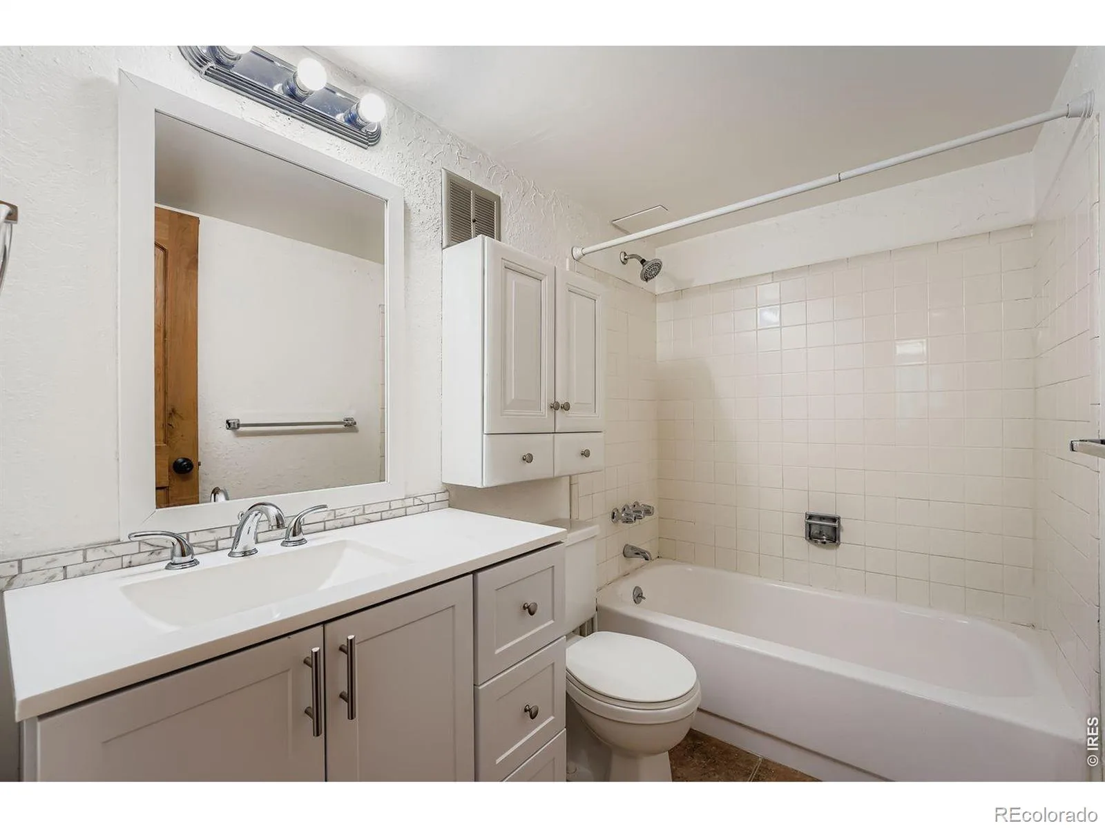 2469 S Xanadu Way #A Aurora CO 80014 | MLS #RECIR1050804 06182026160124 1600 8
