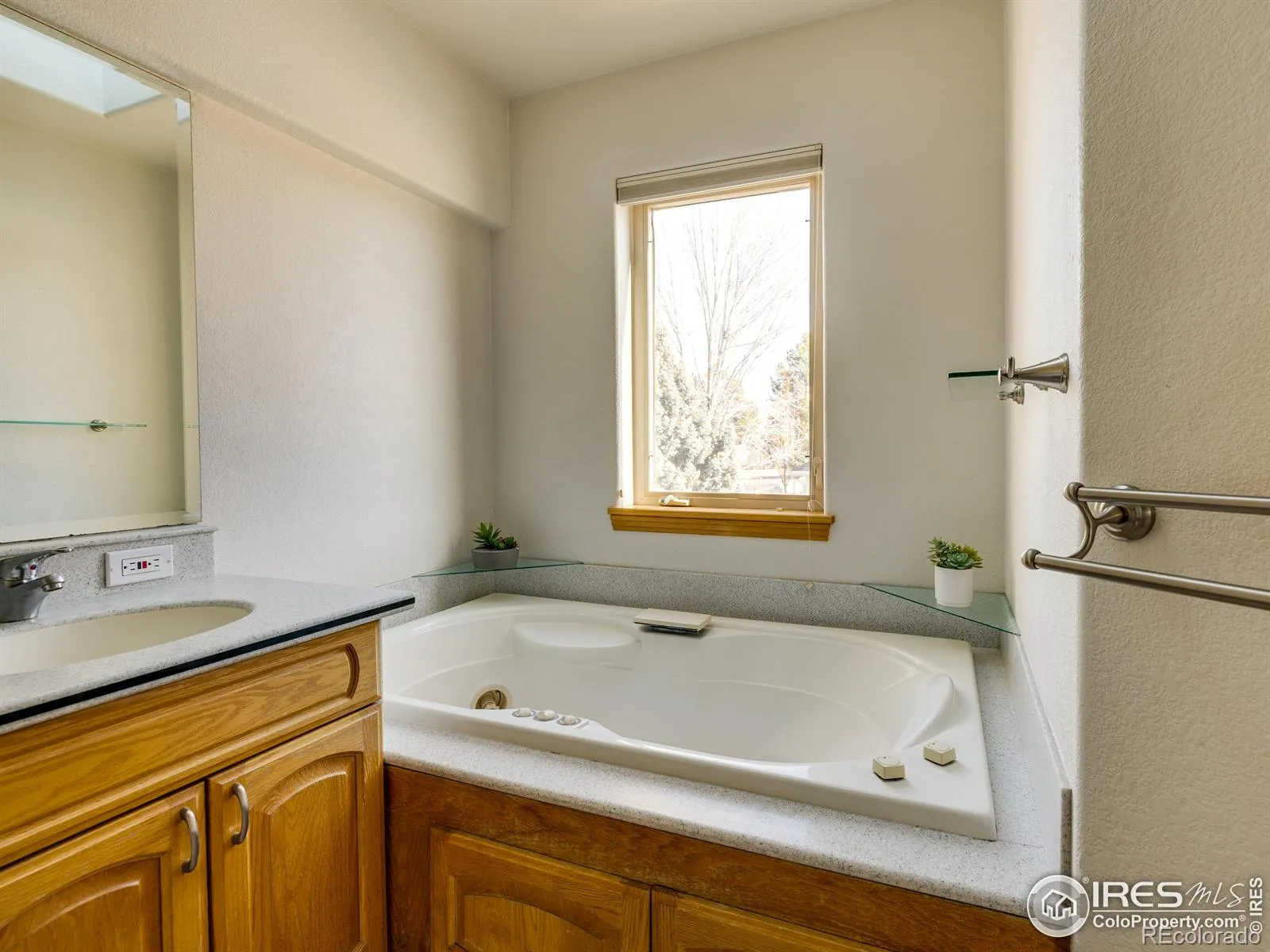 04162026212655 1600 19