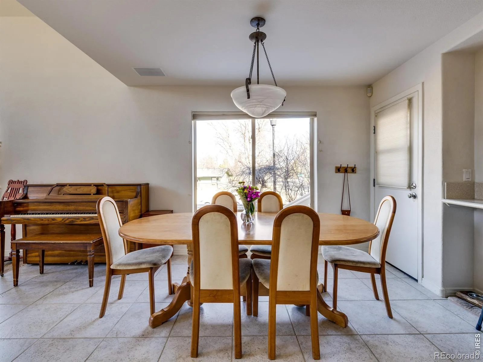 927 Hover Ridge Circle Longmont CO 80501 MLS #RECIR1050951 06092026023429 1600 10