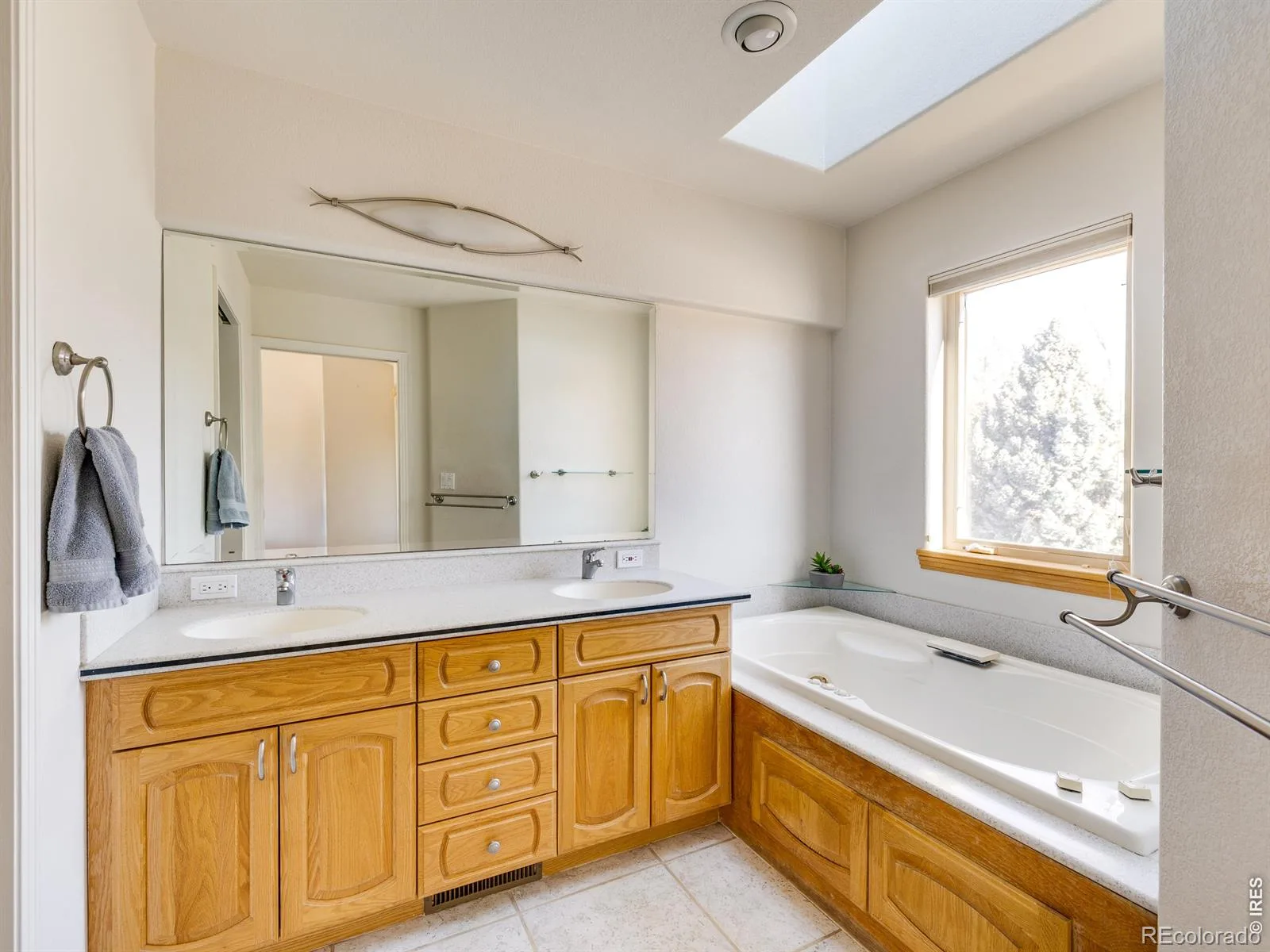 927 Hover Ridge Circle Longmont CO 80501 MLS #RECIR1050951 06092026023429 1600 19