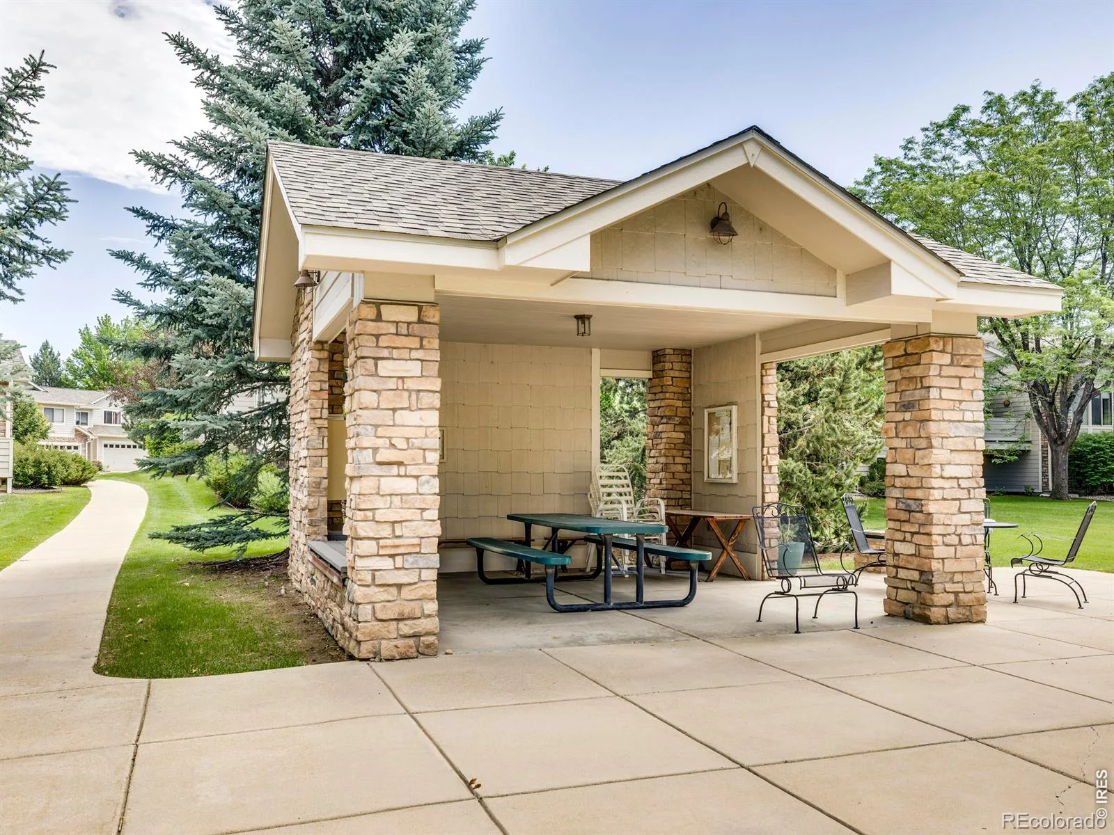 927 Hover Ridge Circle Longmont CO 80501 MLS #RECIR1050951 06092026023429 1600 36