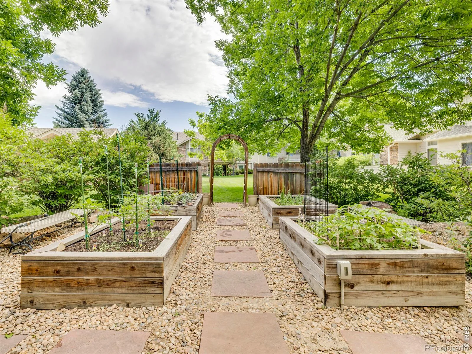 927 Hover Ridge Circle Longmont CO 80501 MLS #RECIR1050951 06092026023429 1600 38