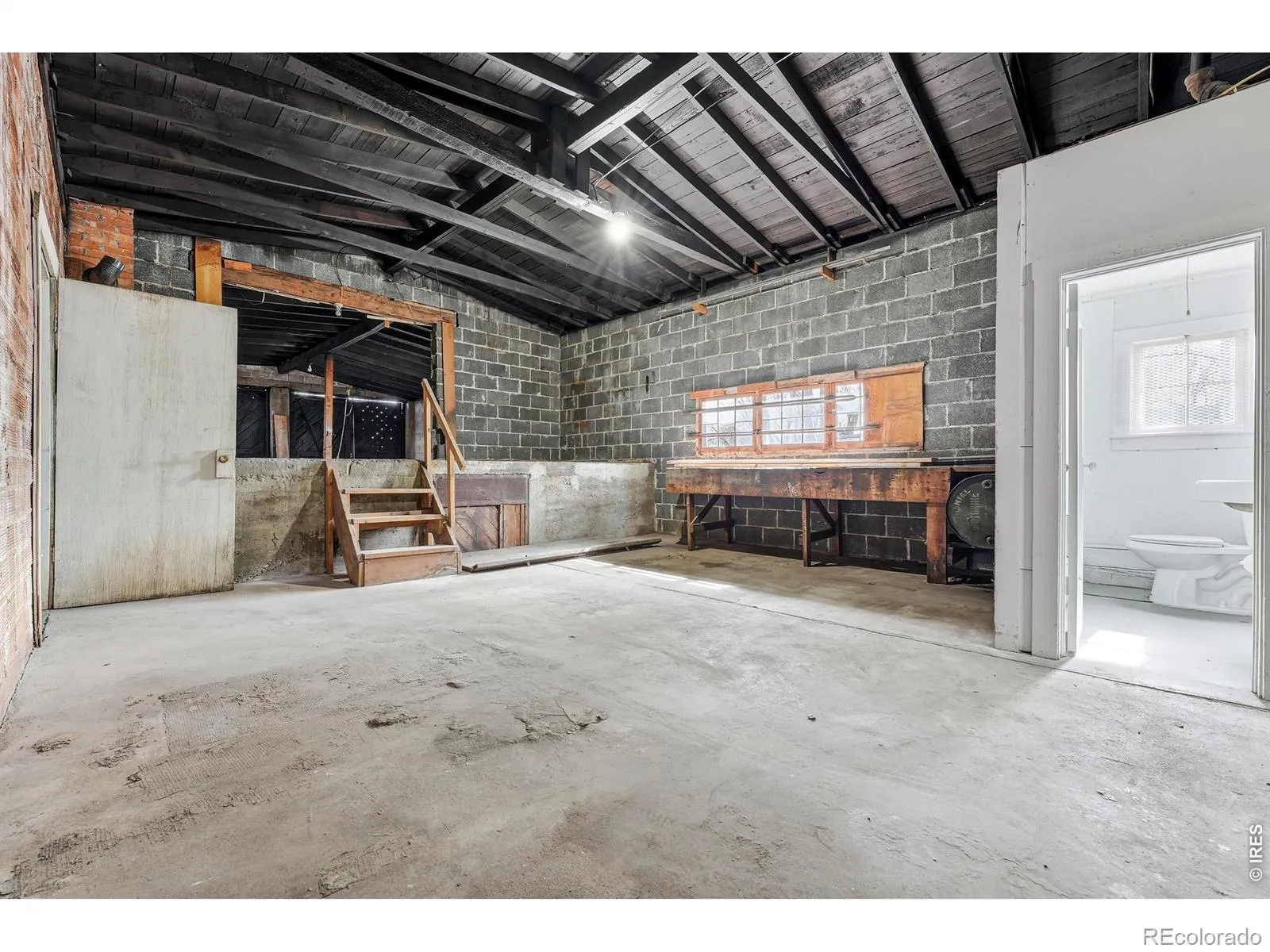 830 Martin Street Longmont CO 80501 MLS #RECIR1051915 05192026204554 1600 35