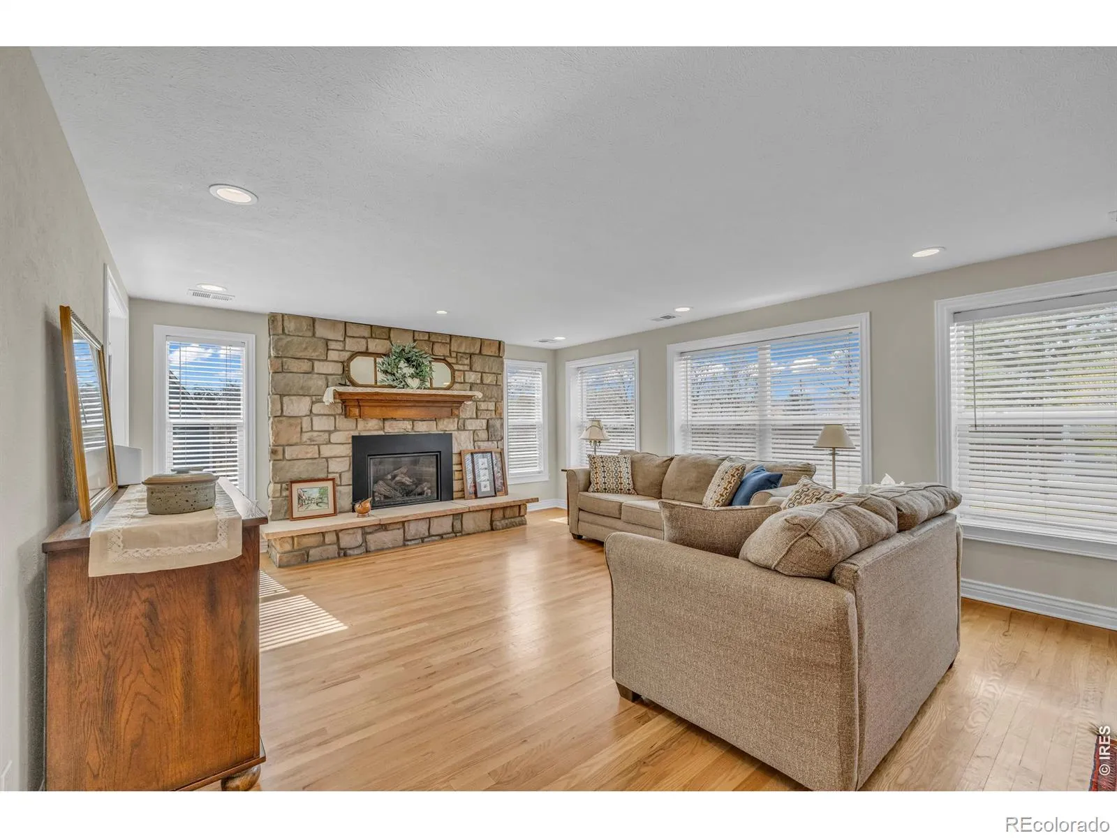 04112026215147 1600 17