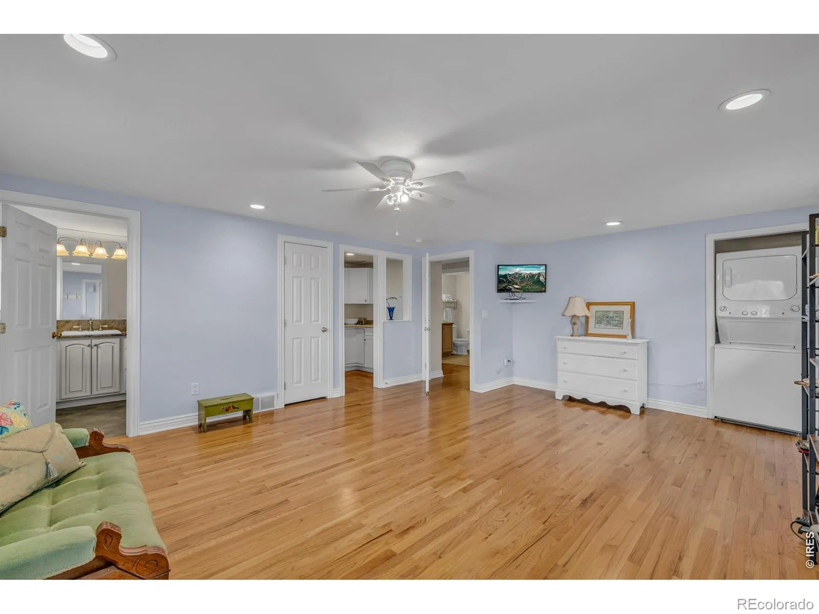 04112026215147 1600 36