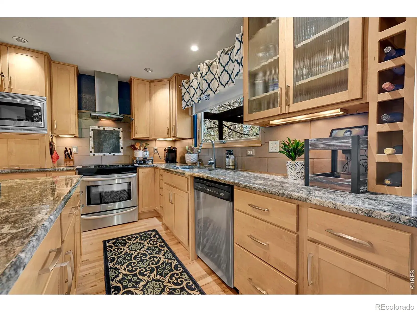 02282026000938 1600 12