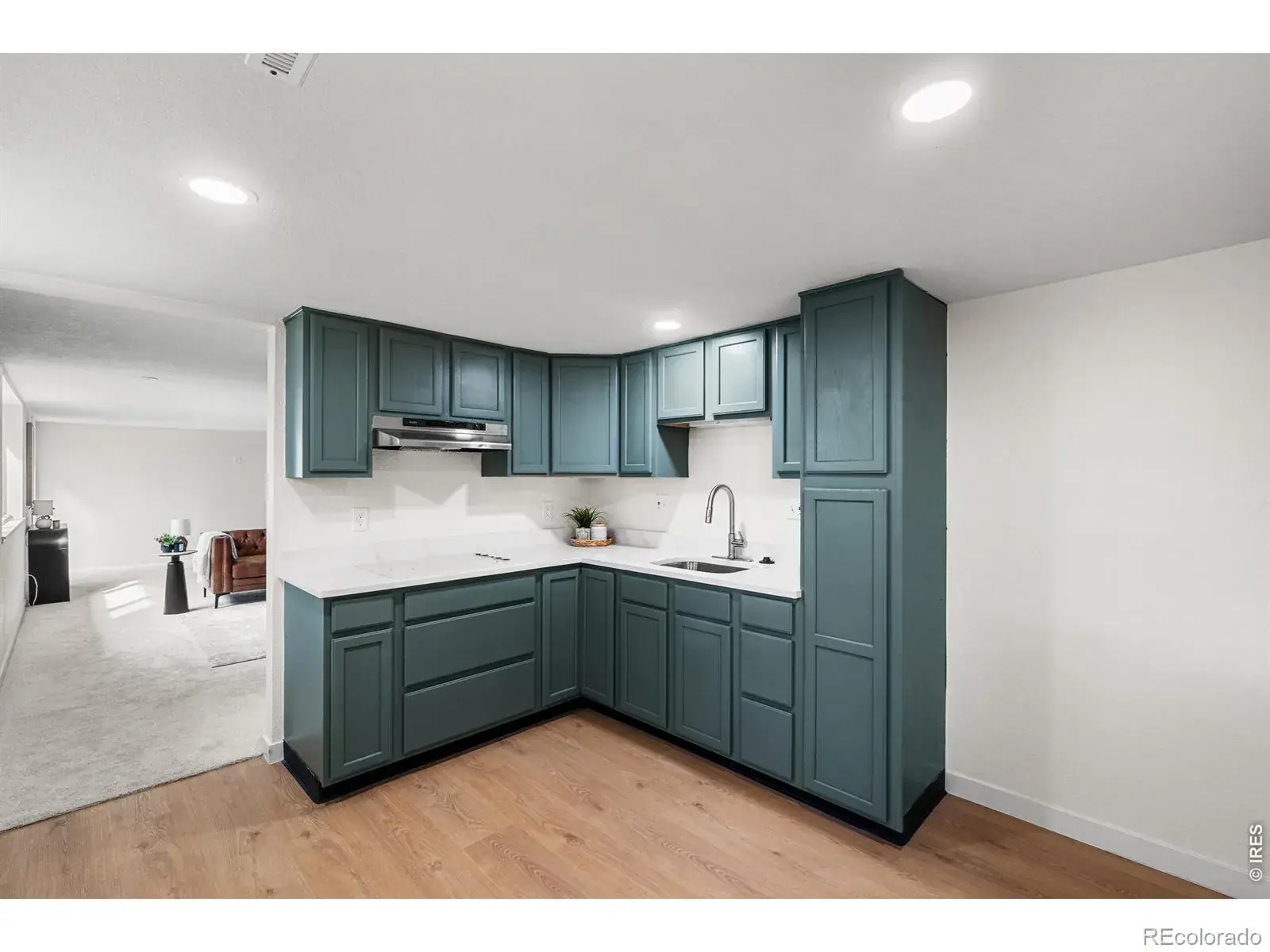 03052026002650 1600 40