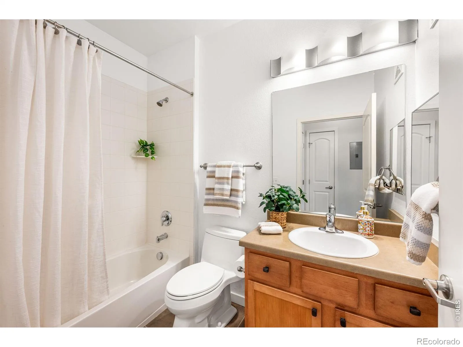 13456 Via Varra #315 Broomfield CO 80020 | MLS #RECIR1052403 08302026002549 1600 22
