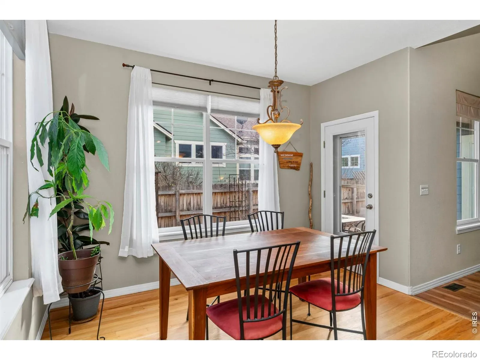 04012026002251 1600 18