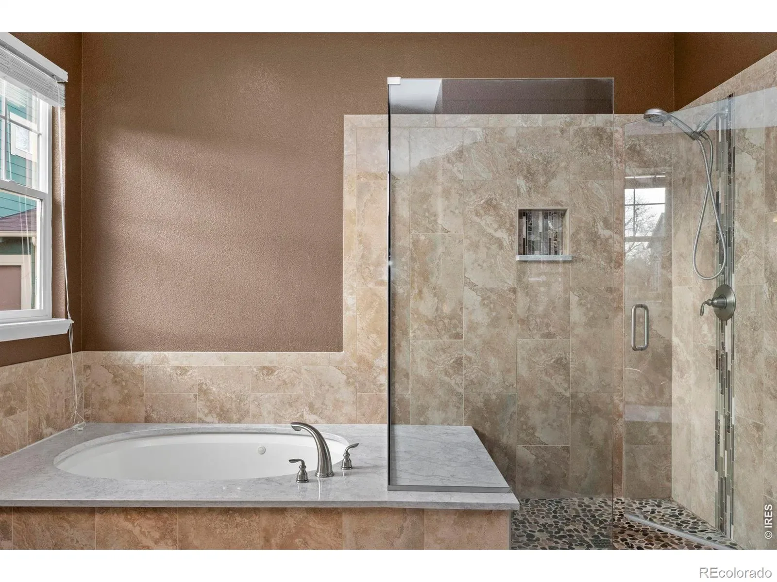 04012026002251 1600 22