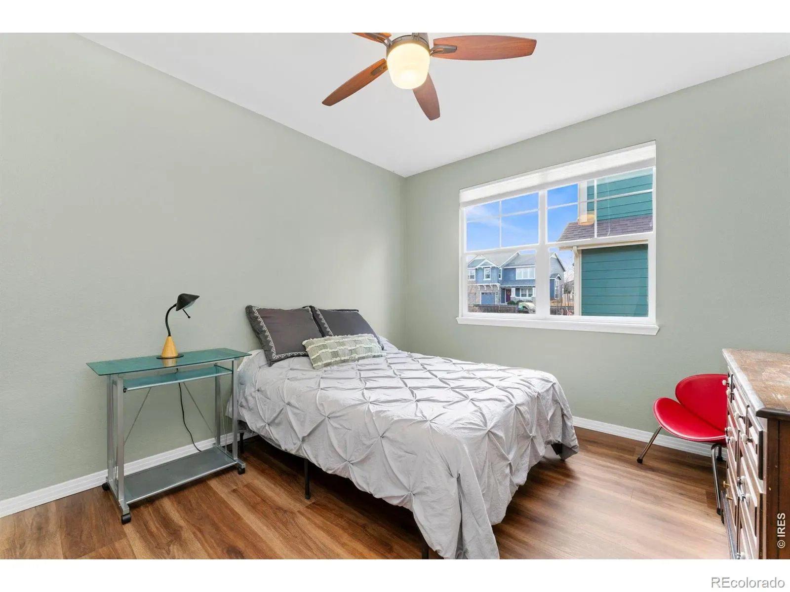 04012026002251 1600 24