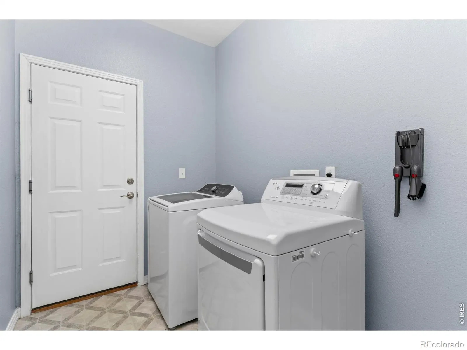 04012026002251 1600 27