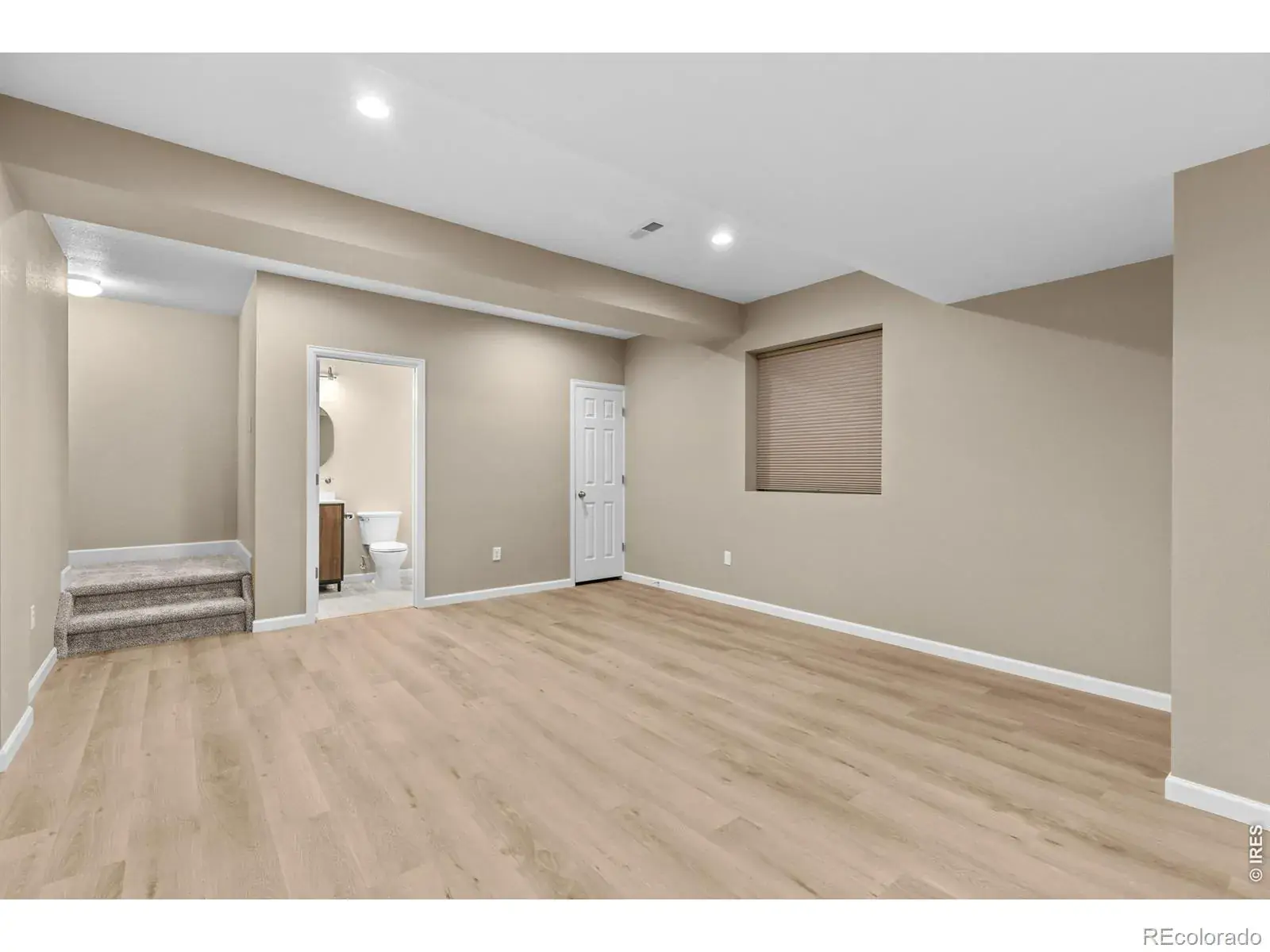 03042026003810 1600 21