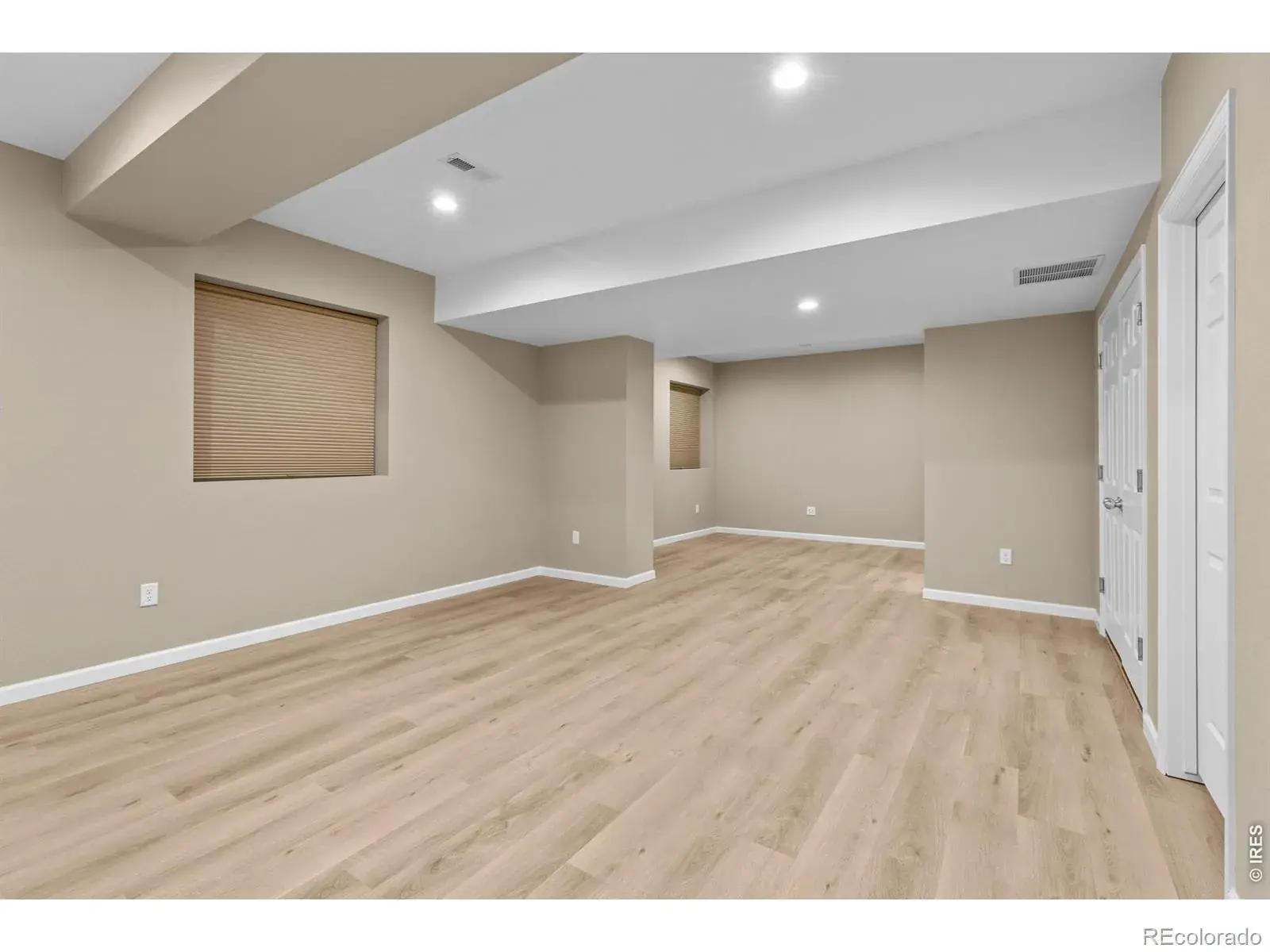 03042026003810 1600 22