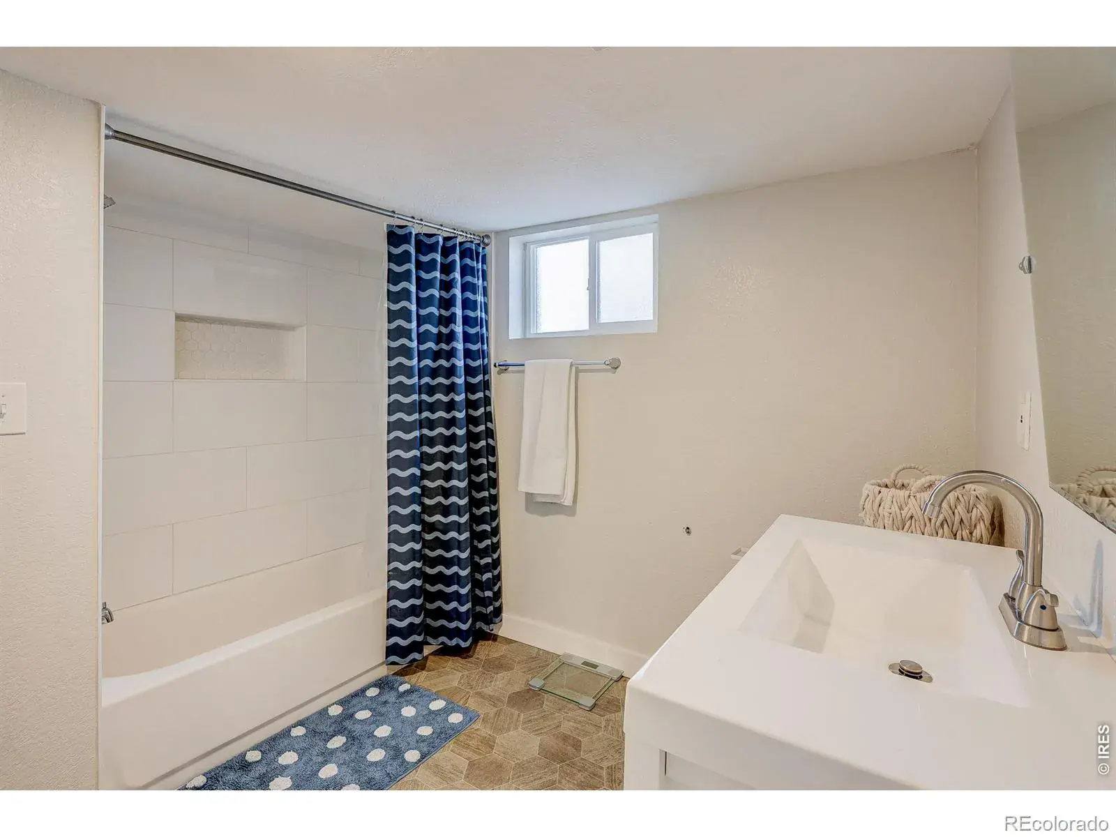 03062026022124 1600 40