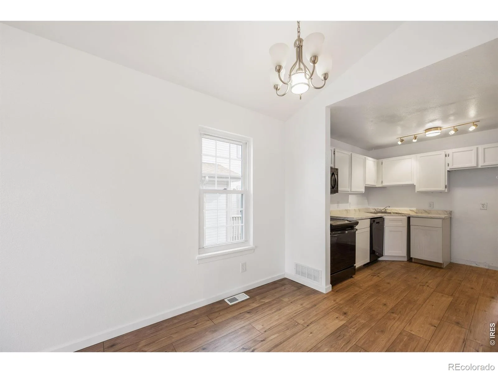 195 S Sable Boulevard #U23 Aurora CO 80012 | MLS #RECIR1053233 08232026002156 1600 16