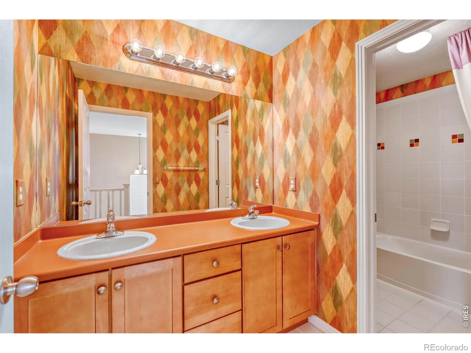 527 Deerwood Drive Longmont CO 80504 MLS #RECIR1053296 06172026003647 1600 19
