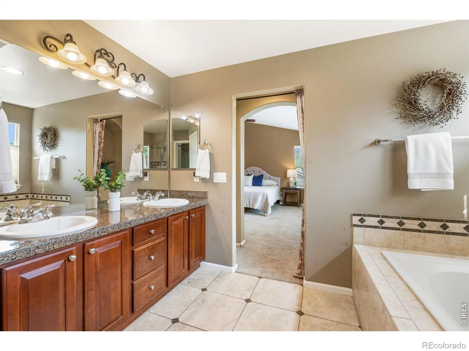 15957 W 60th Circle Golden CO 80403 MLS #RECIR1053339 05152026202802 1600 21