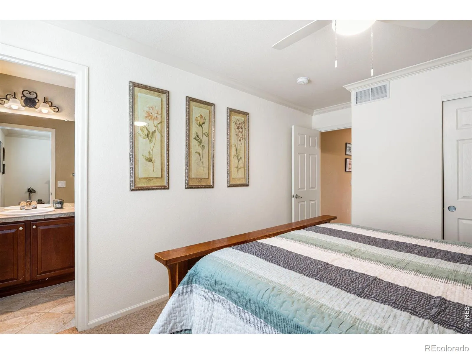 15957 W 60th Circle Golden CO 80403 MLS #RECIR1053339 05152026202802 1600 25
