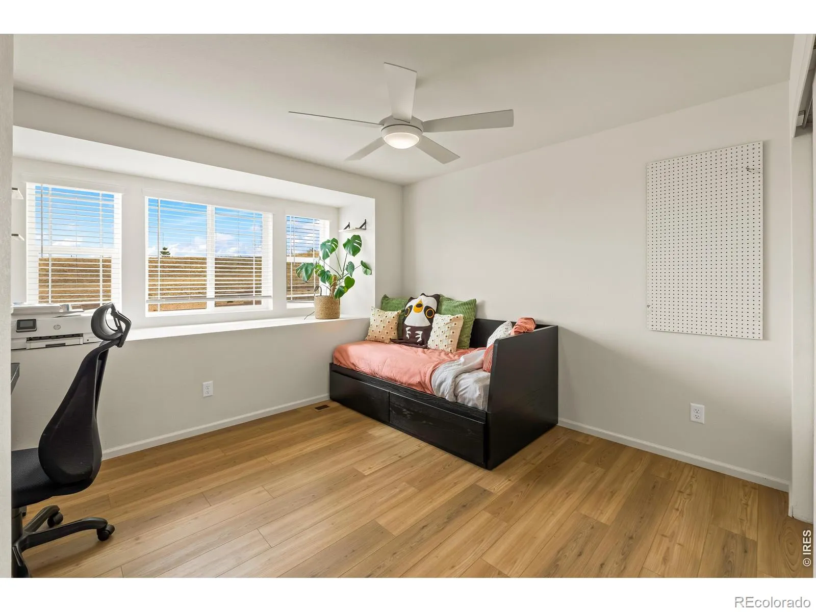 17563 W 93rd Place Arvada CO 80007 MLS #RECIR1053859 04242026003552 1600 31